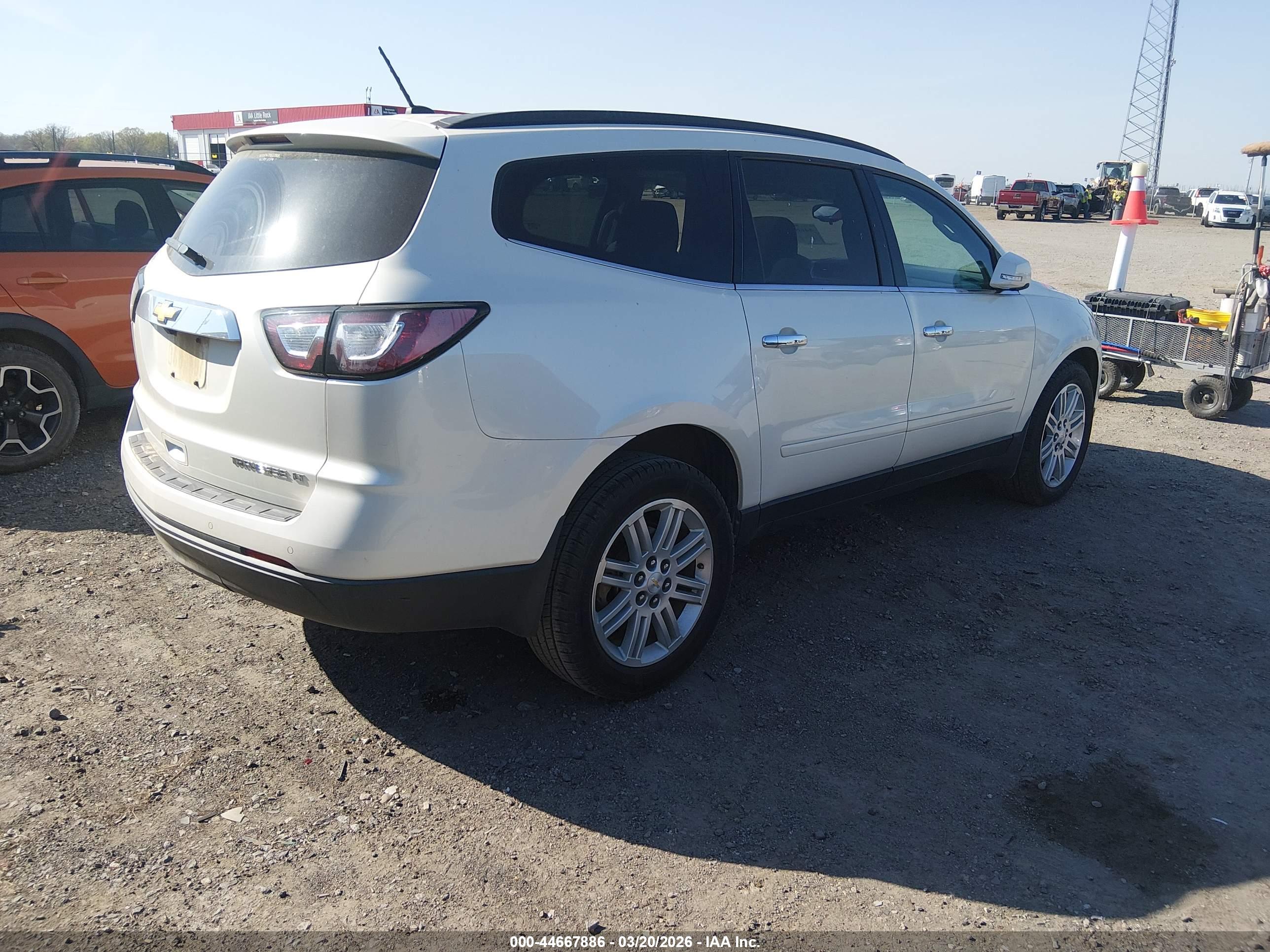 CHEVROLET TRAVERSE image 4
