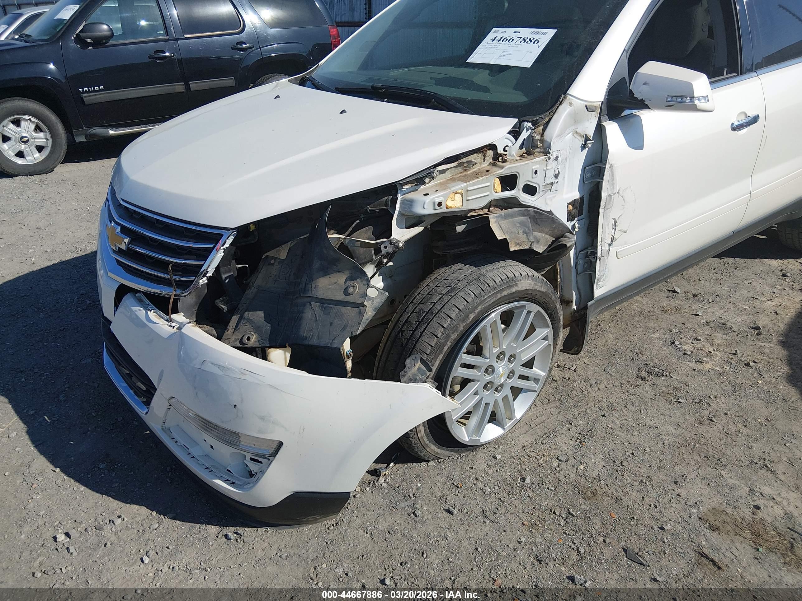 CHEVROLET TRAVERSE image 6