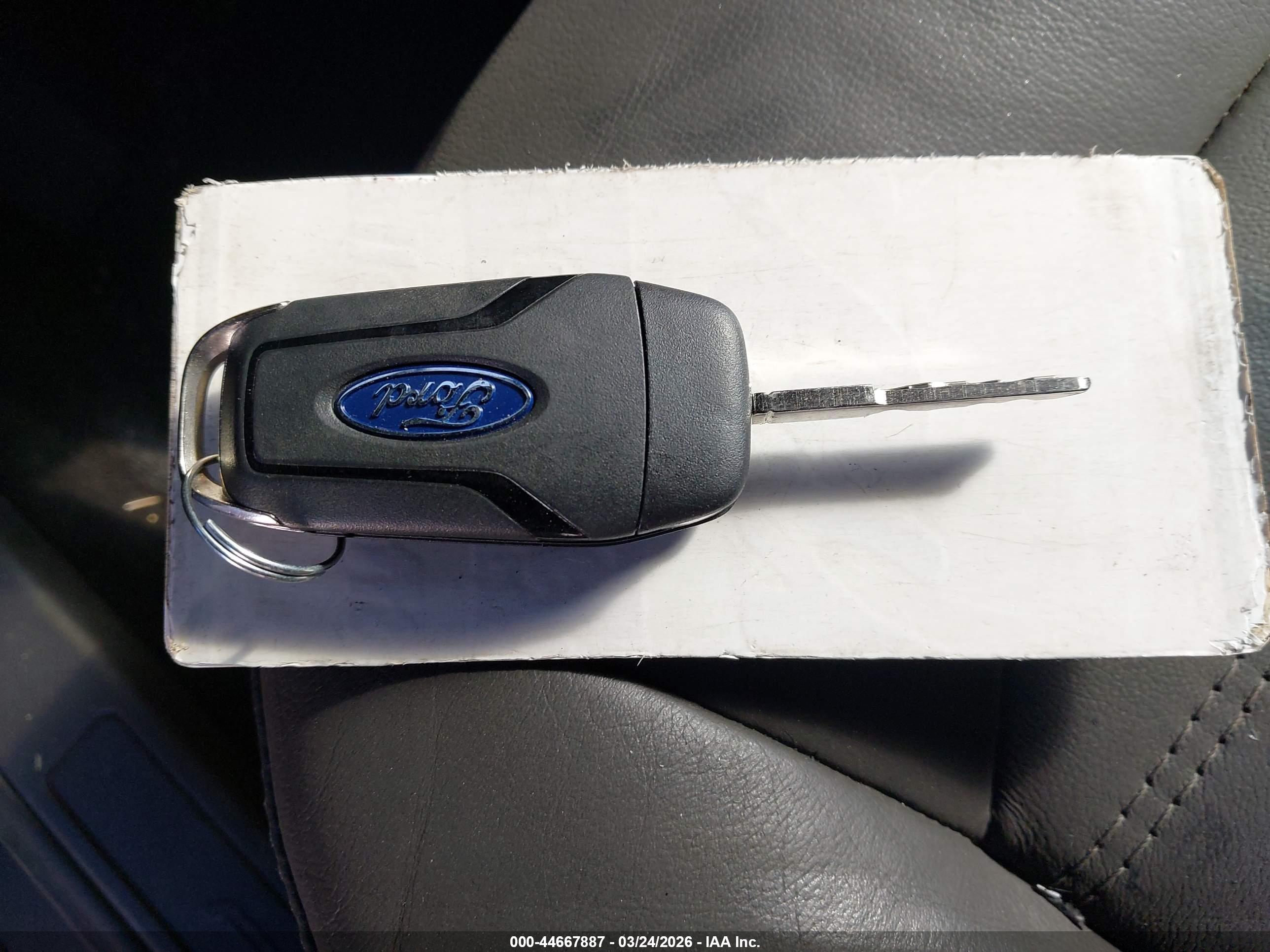 FORD FUSION image 11