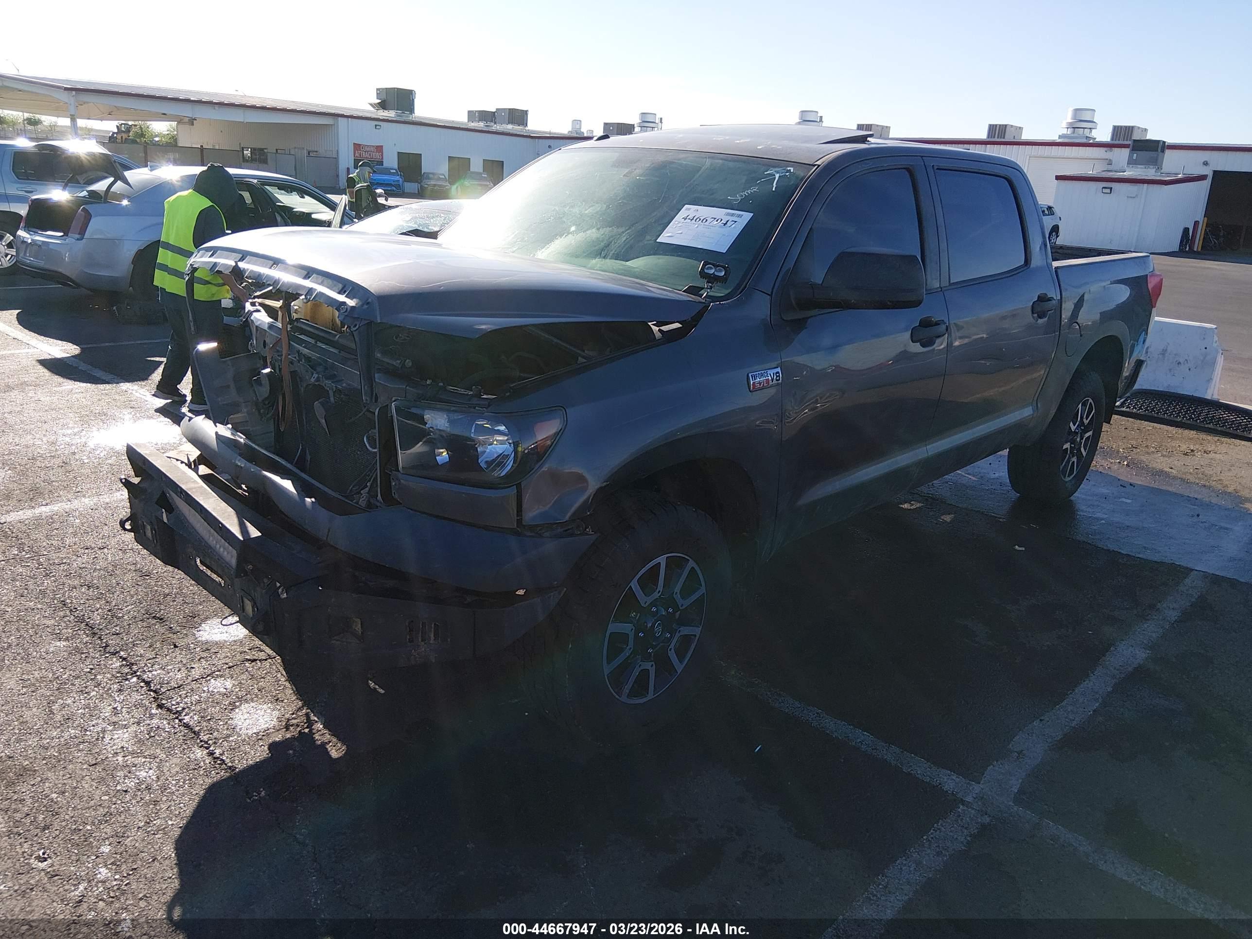 TOYOTA TUNDRA image 2