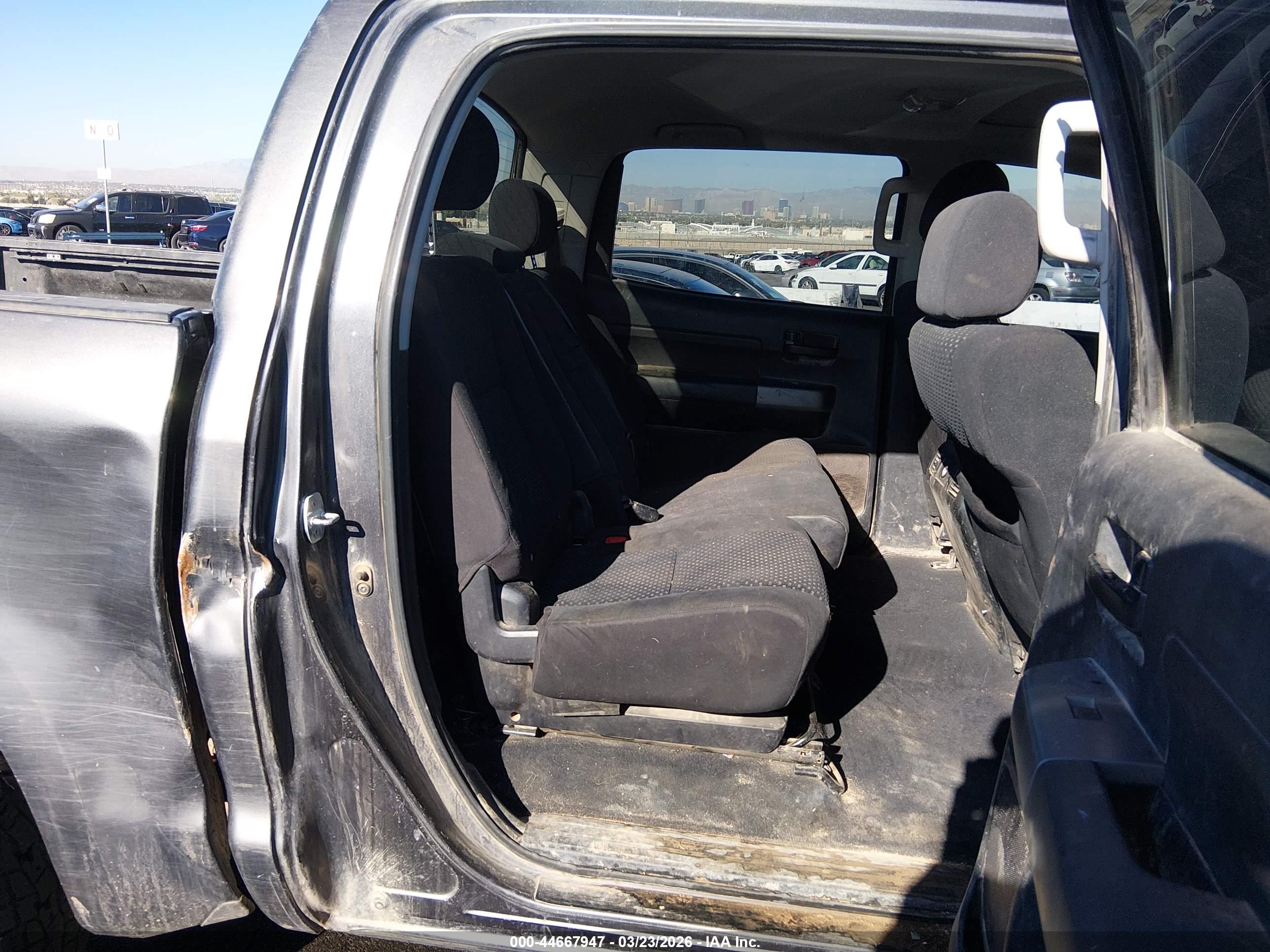 TOYOTA TUNDRA image 8