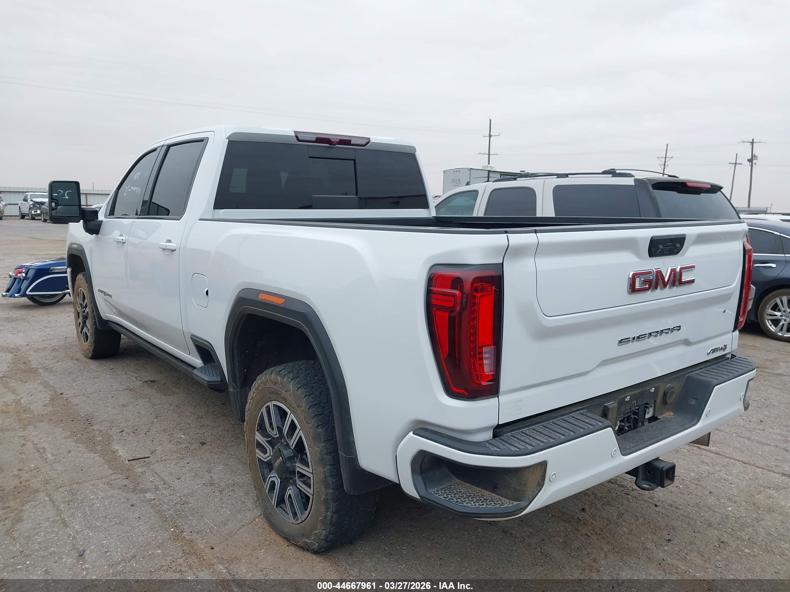 GMC SIERRA image 3