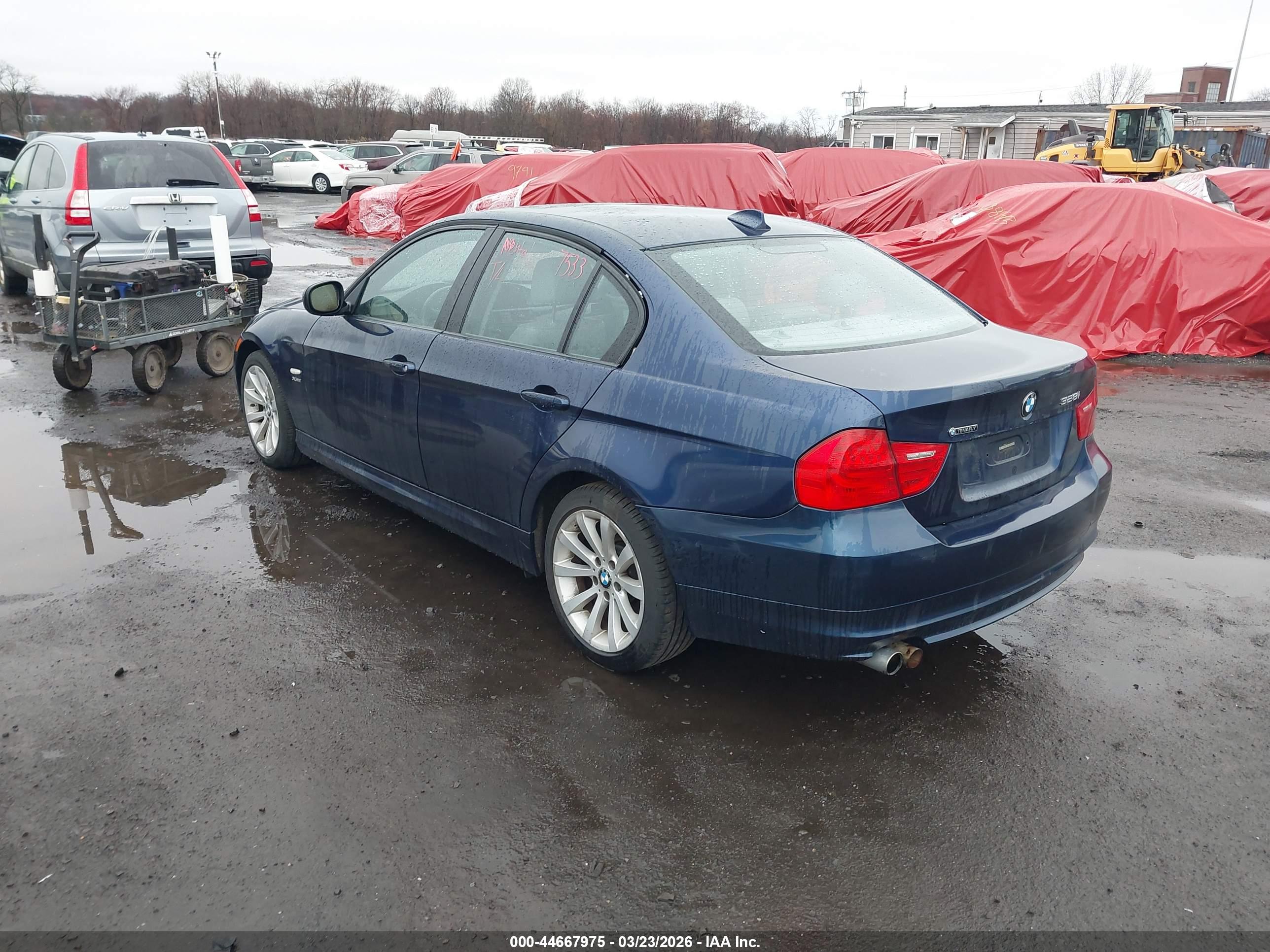 BMW 328I image 3