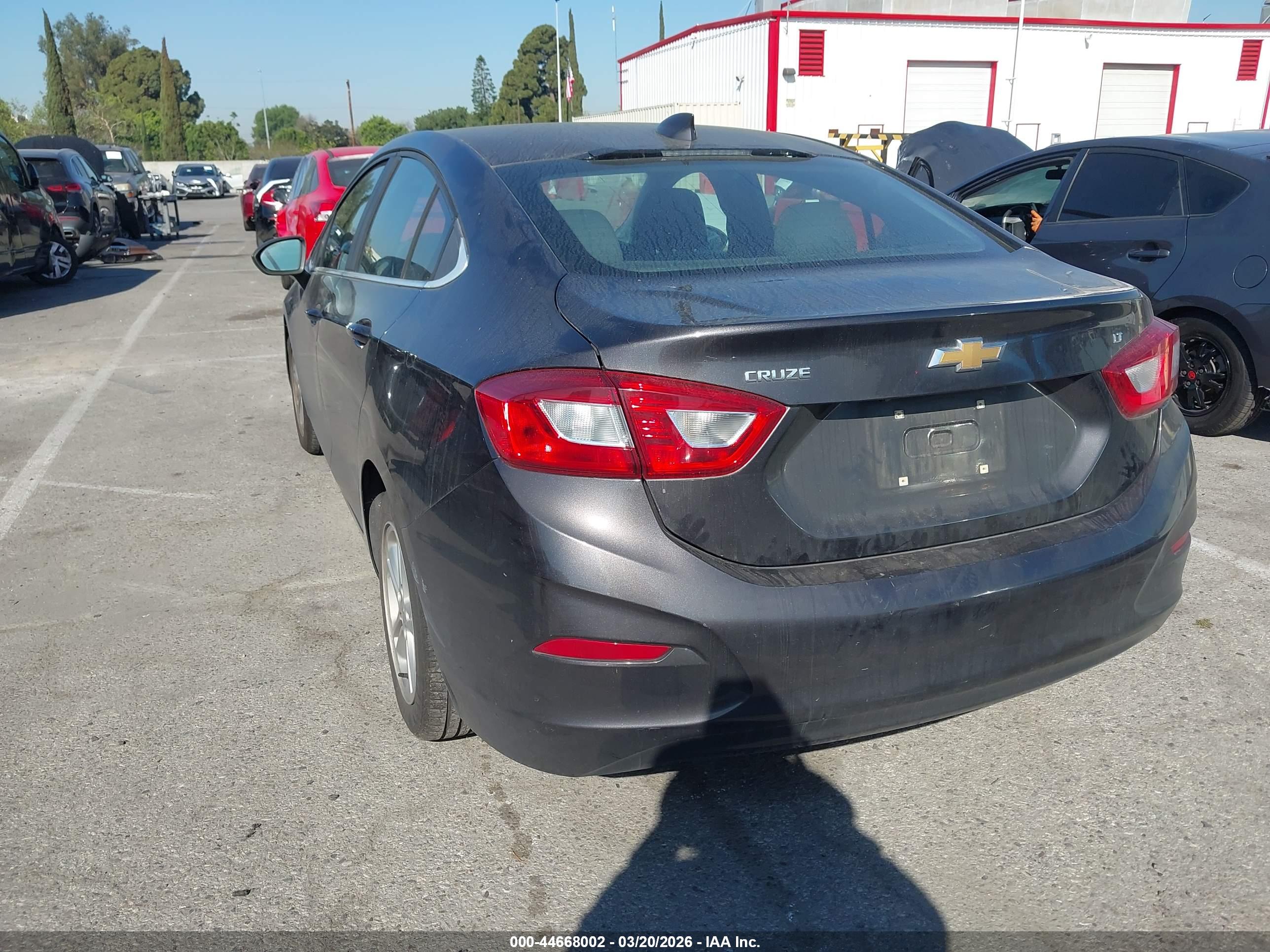 CHEVROLET CRUZE image 3