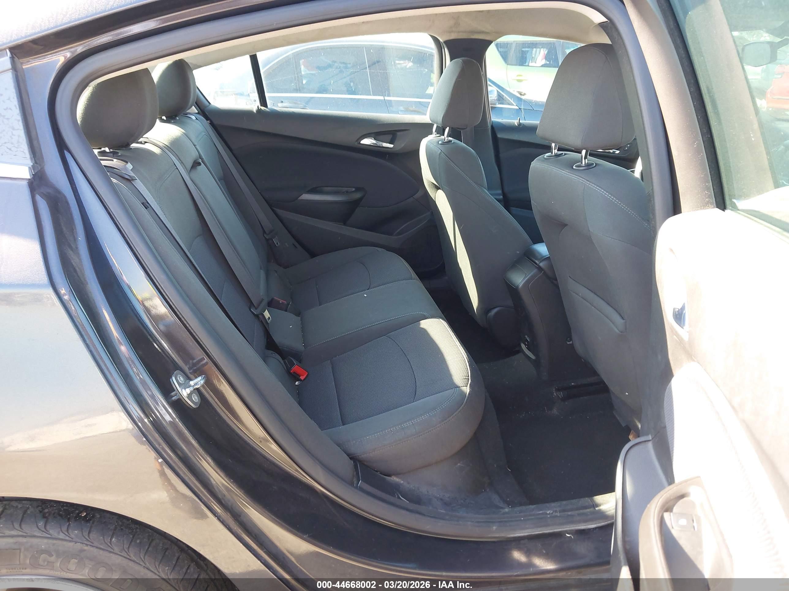 CHEVROLET CRUZE image 8