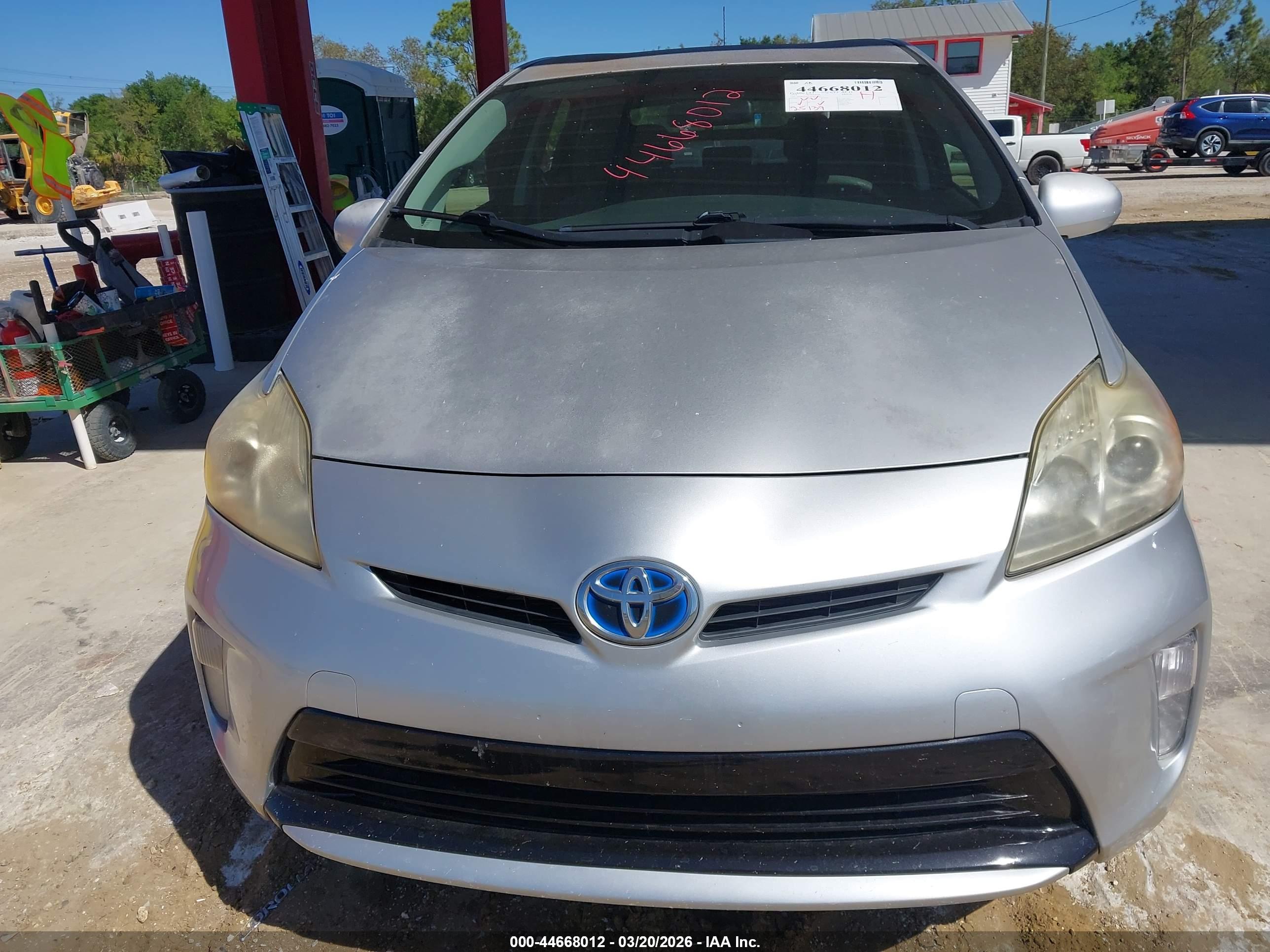 TOYOTA PRIUS image 6