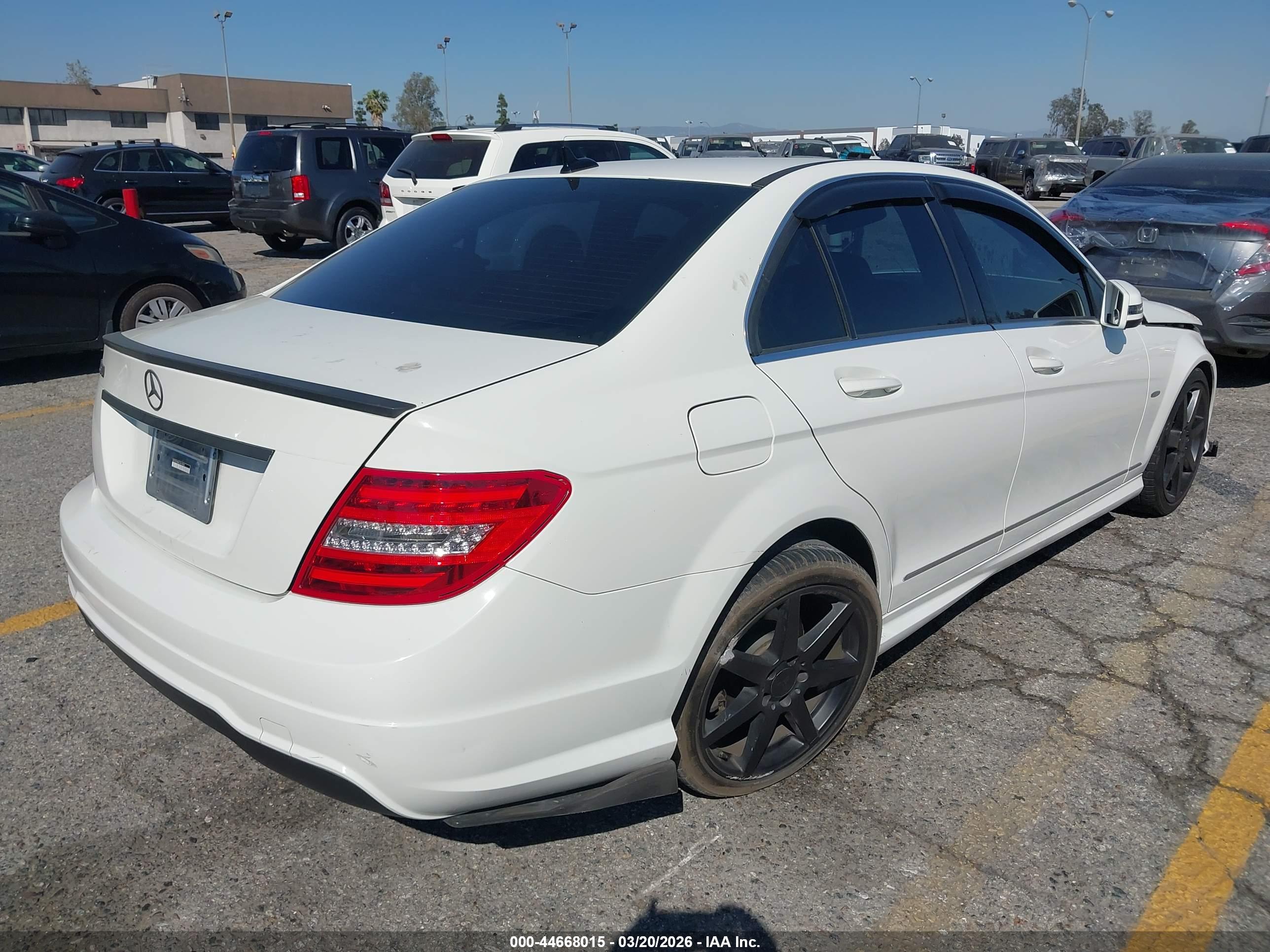 MERCEDES-BENZ C image 4