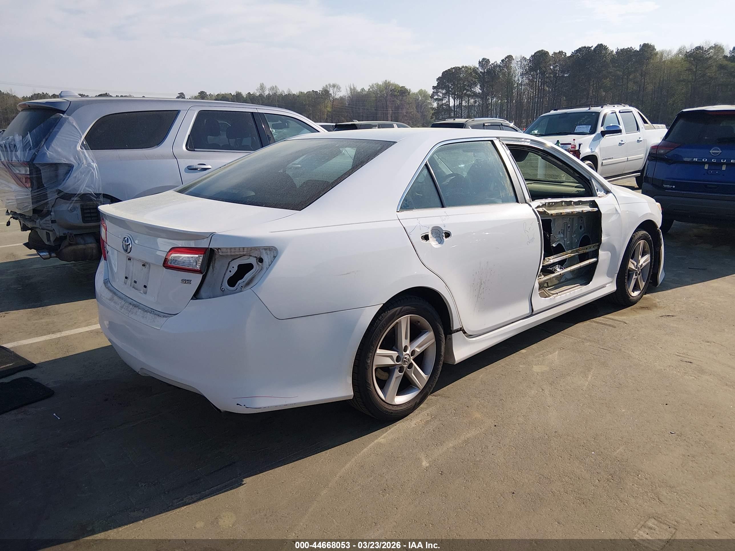 TOYOTA CAMRY image 4