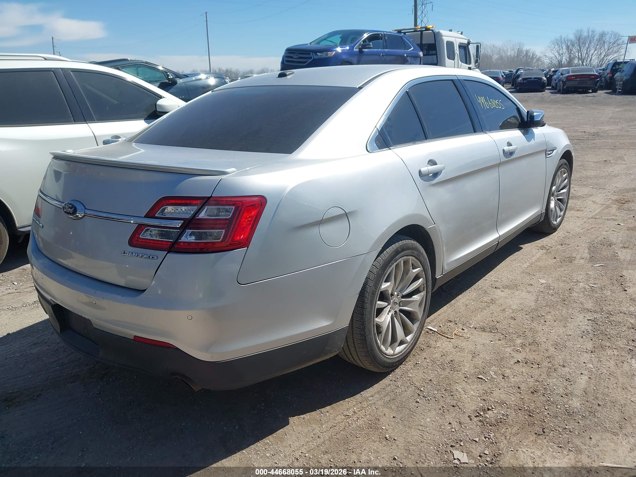 FORD TAURUS image 4