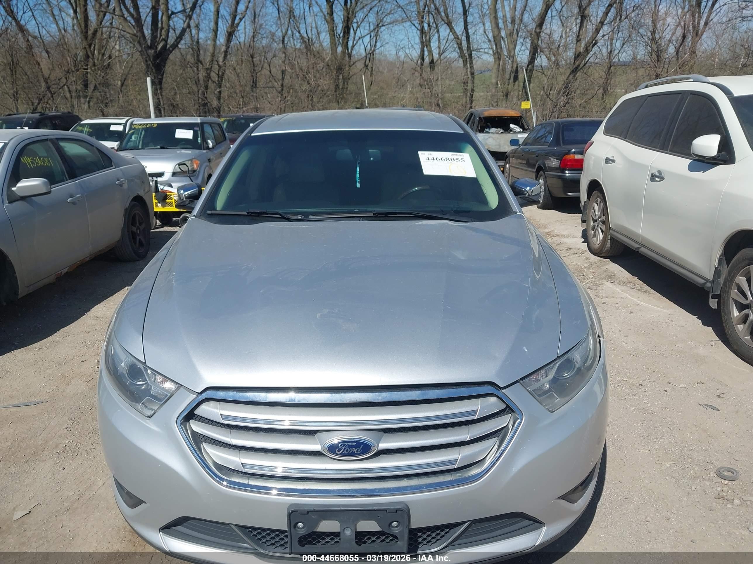 FORD TAURUS image 6