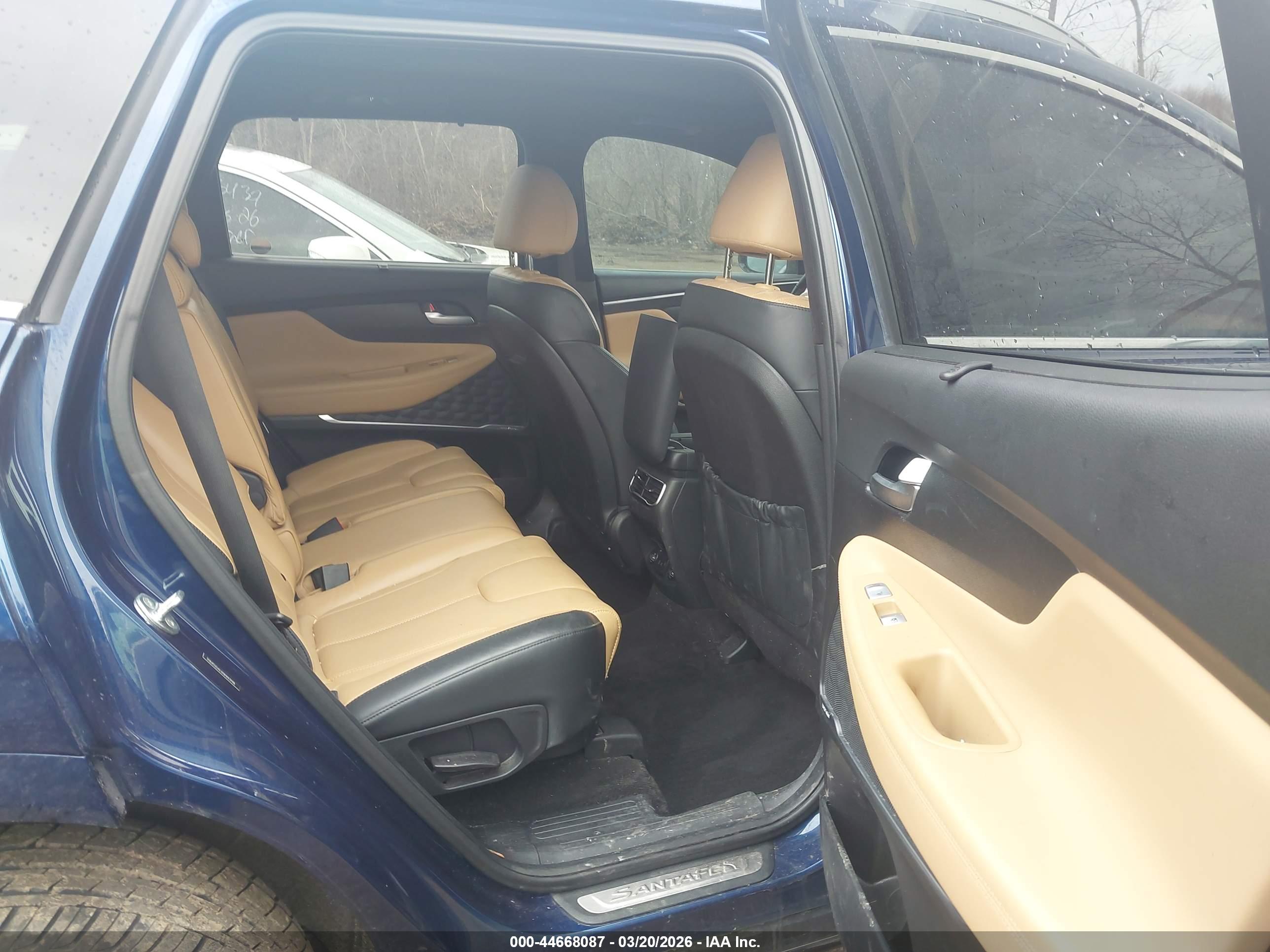 HYUNDAI SANTA image 8