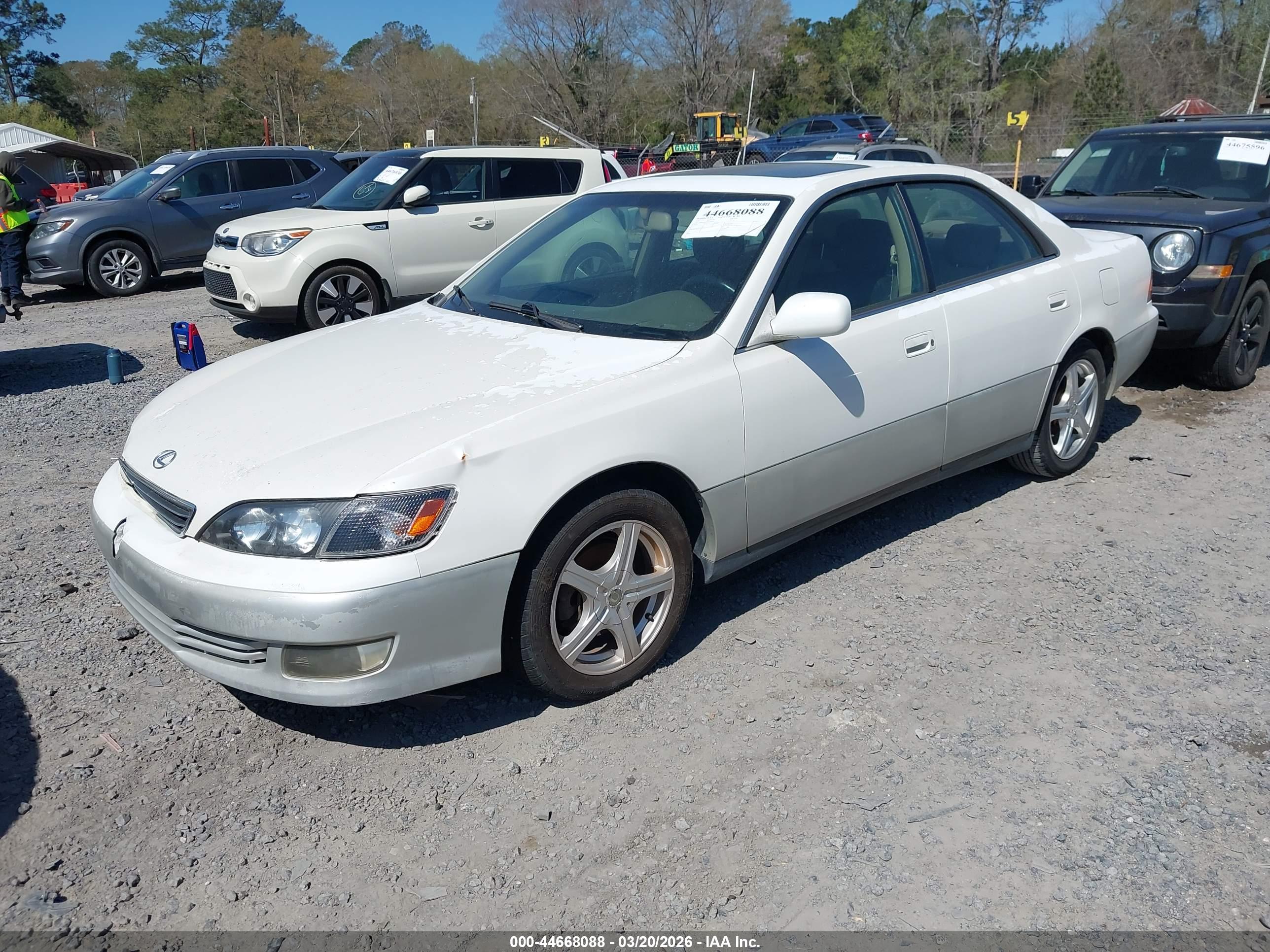 LEXUS ES image 2