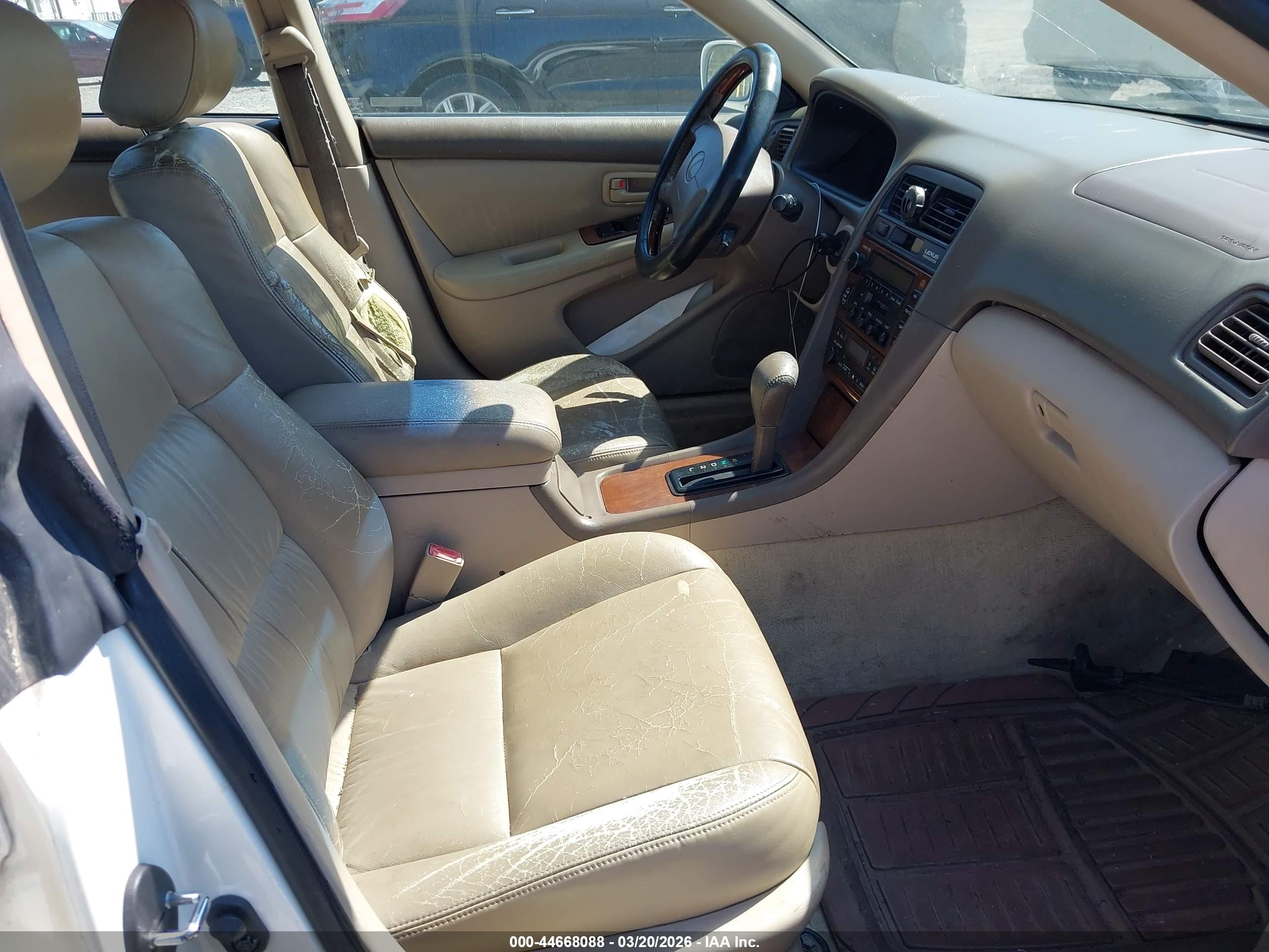 LEXUS ES image 5