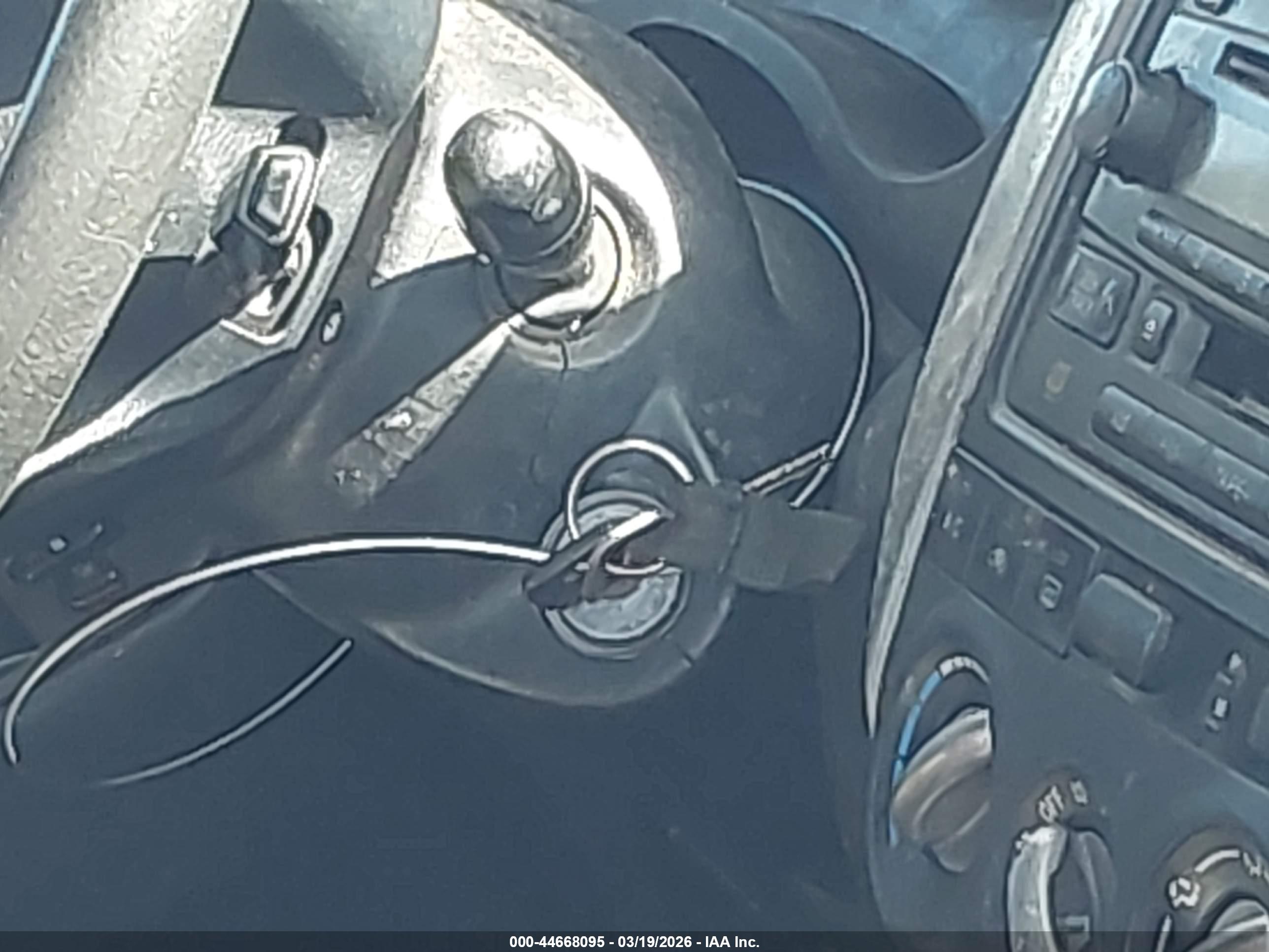 TOYOTA RAV4 image 11
