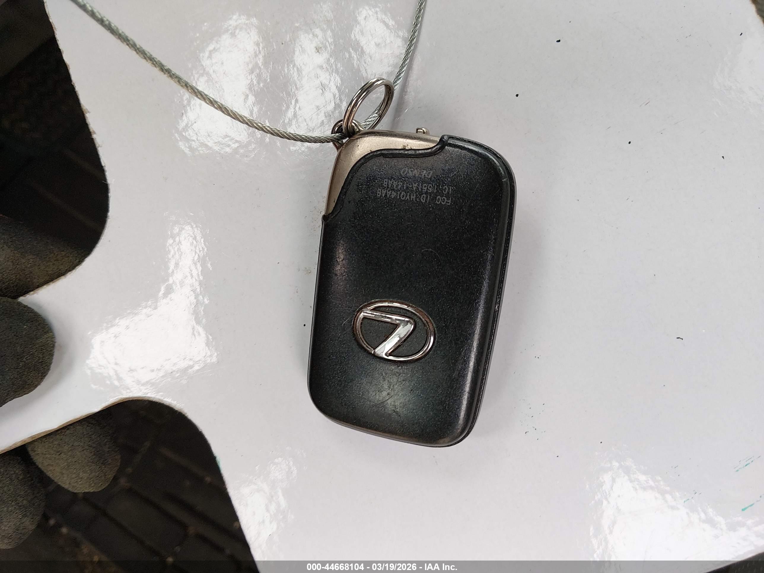 LEXUS ES image 11