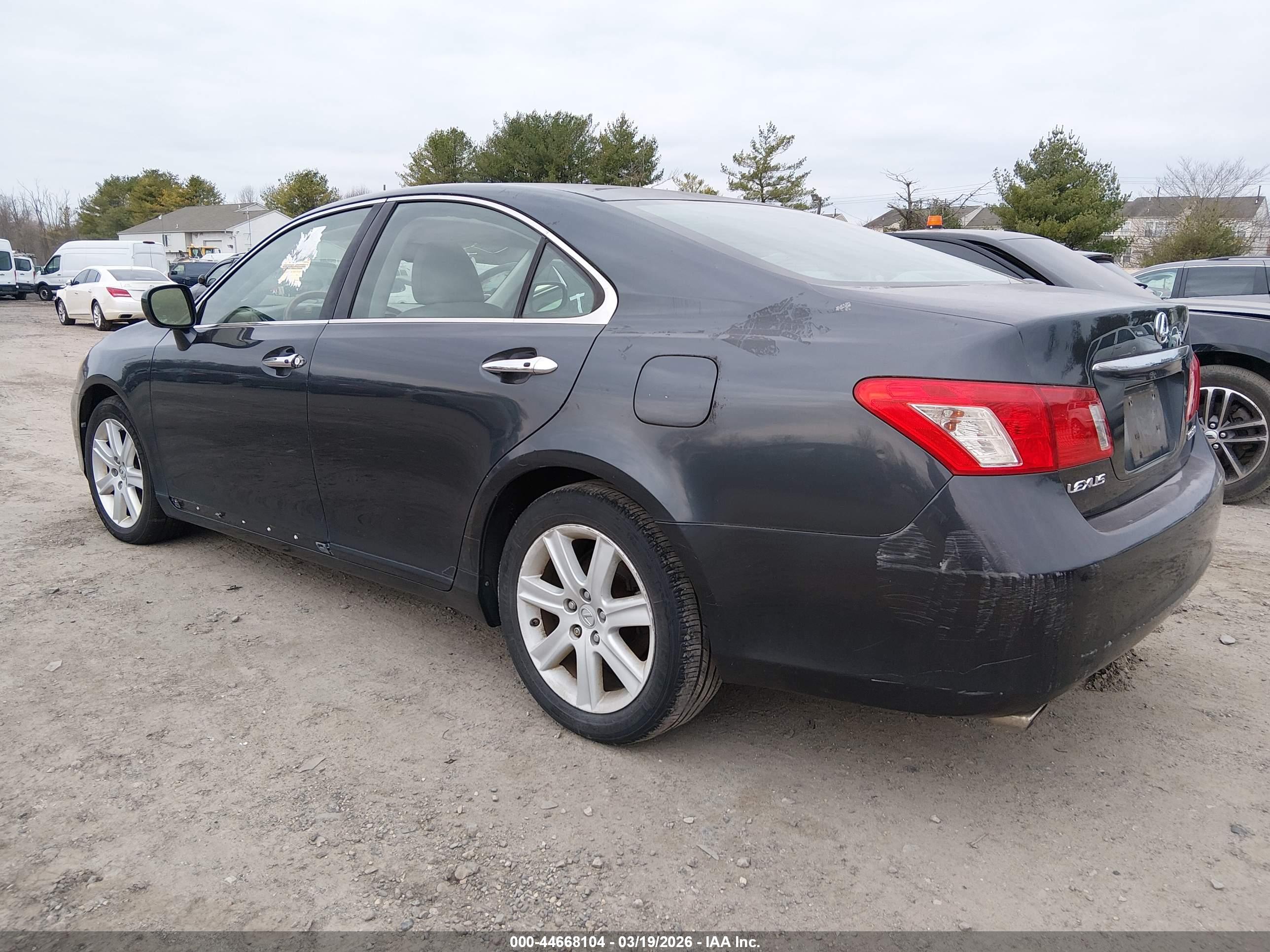 LEXUS ES image 3