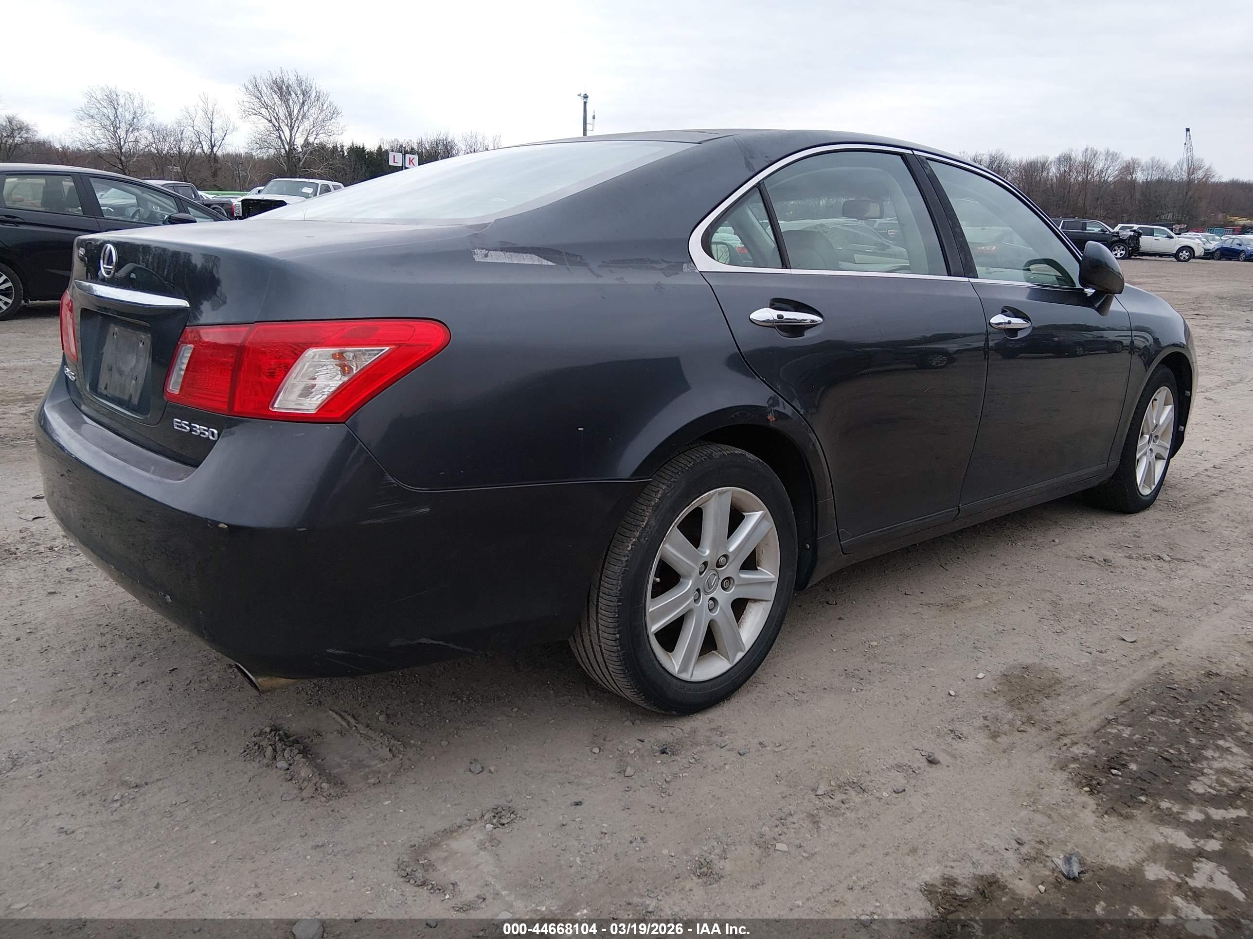 LEXUS ES image 4