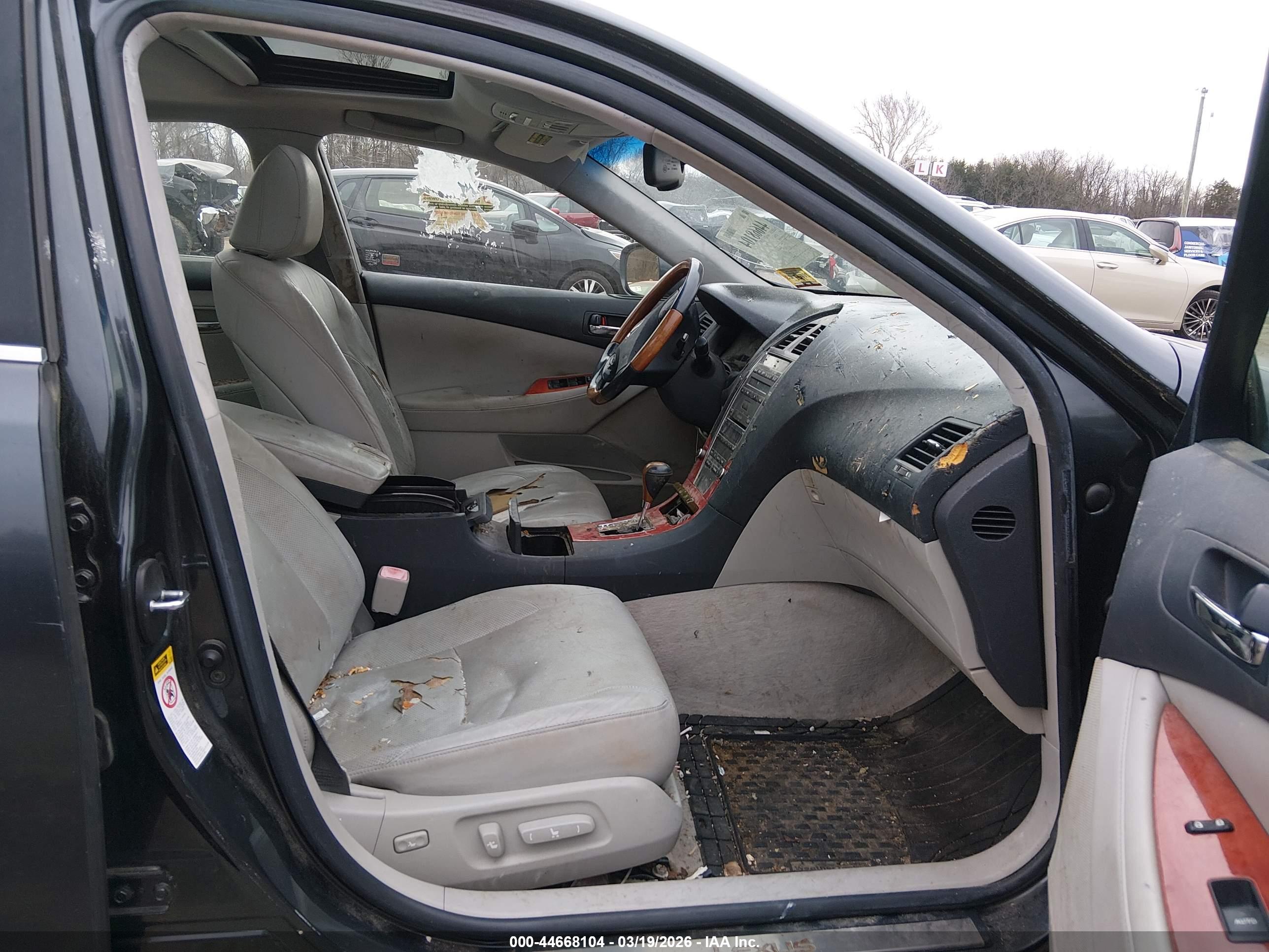 LEXUS ES image 5