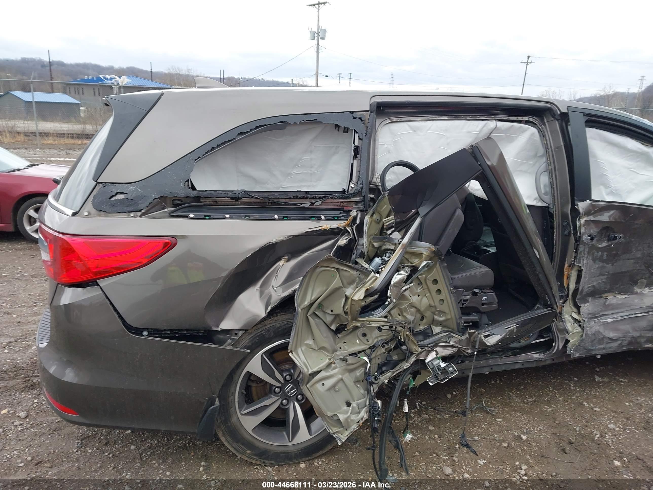 HONDA ODYSSEY image 6