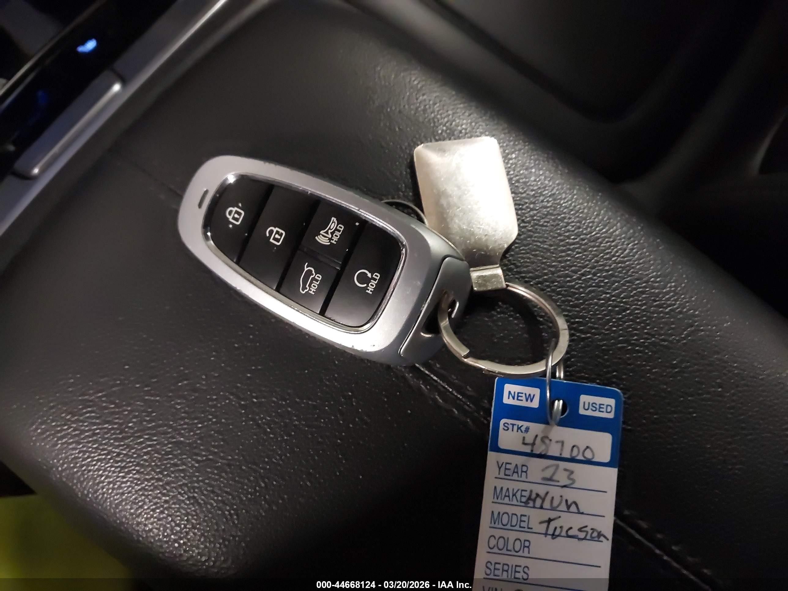 HYUNDAI TUCSON image 11