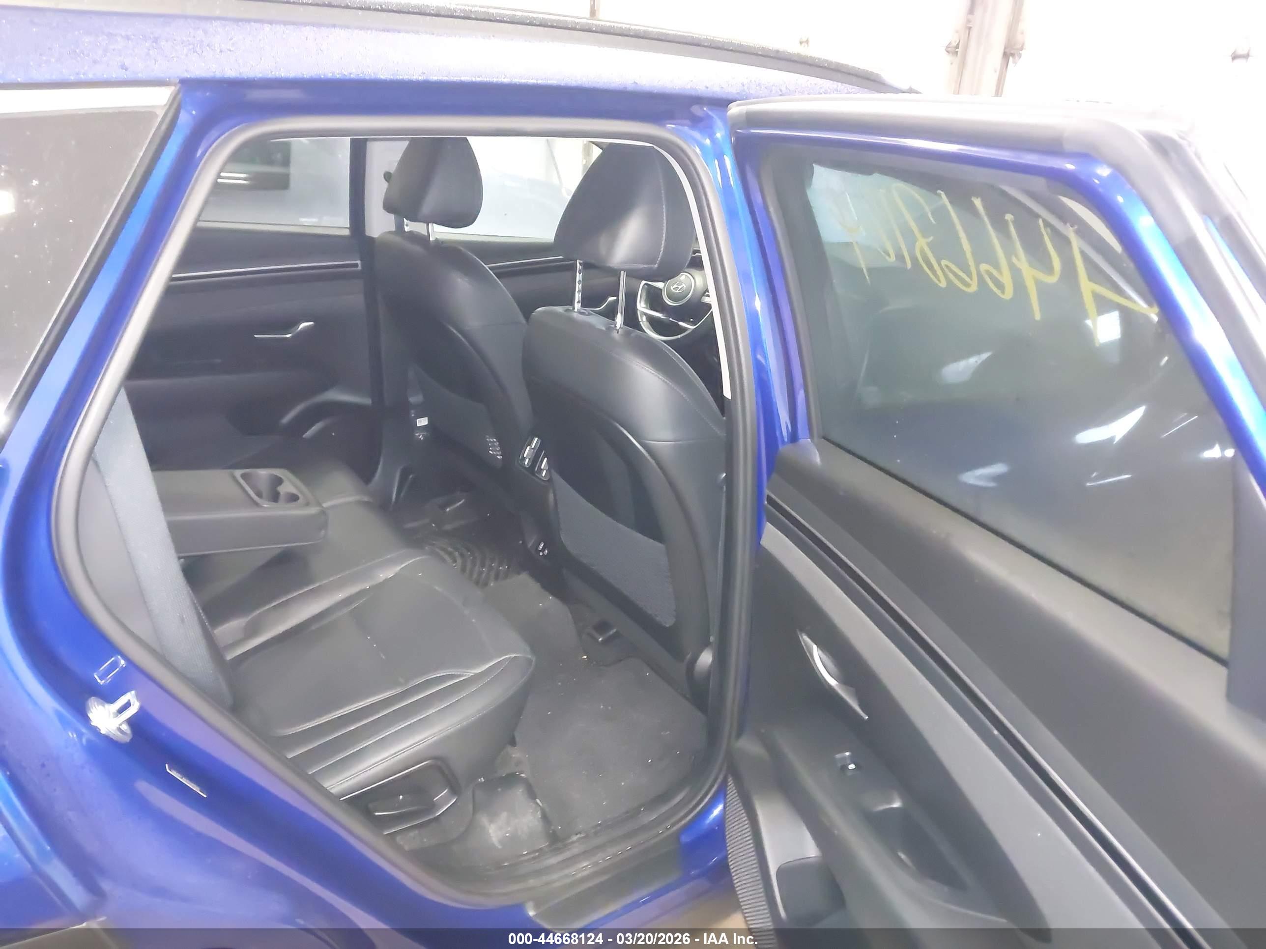 HYUNDAI TUCSON image 8