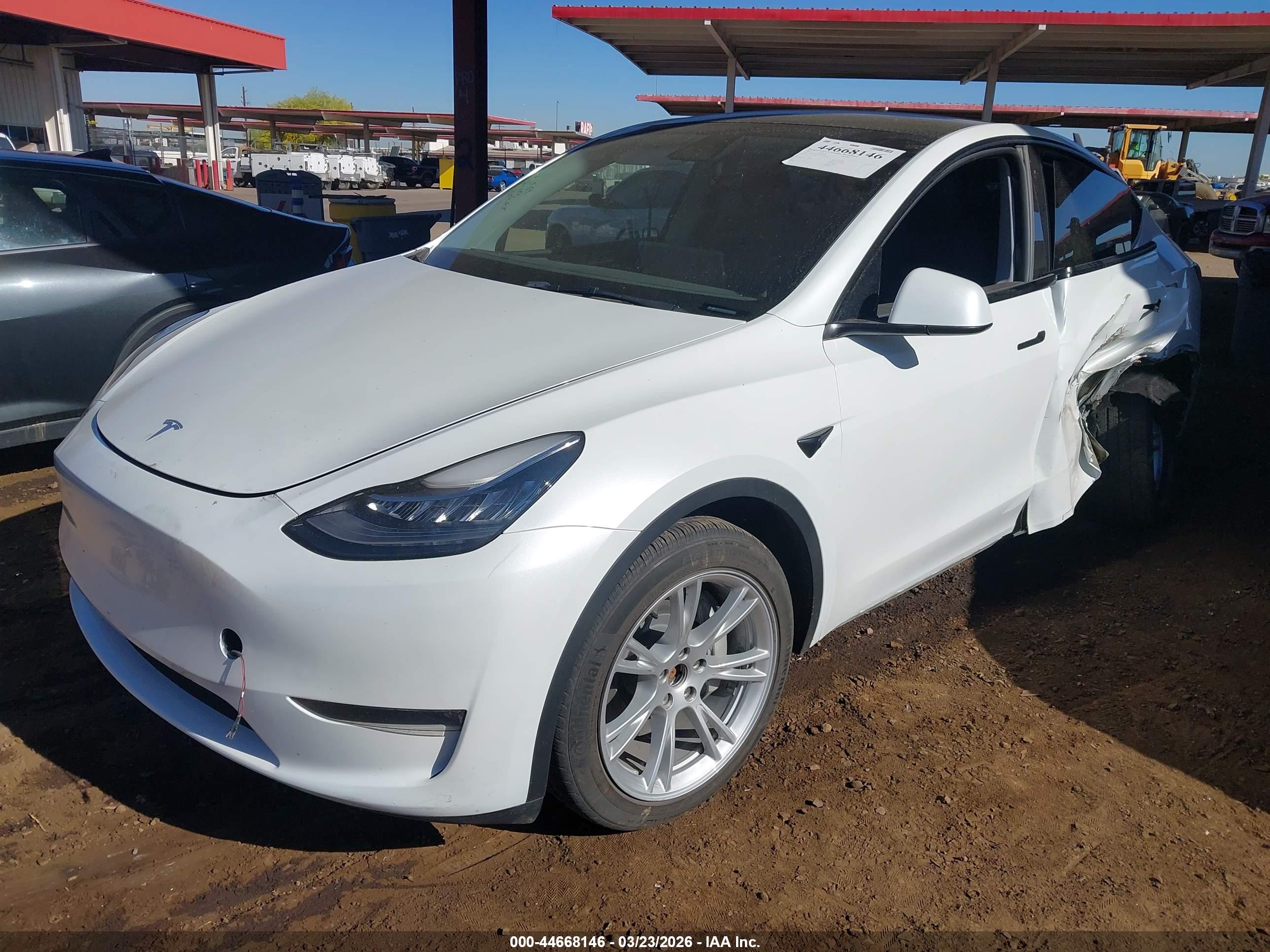 TESLA MODEL image 2