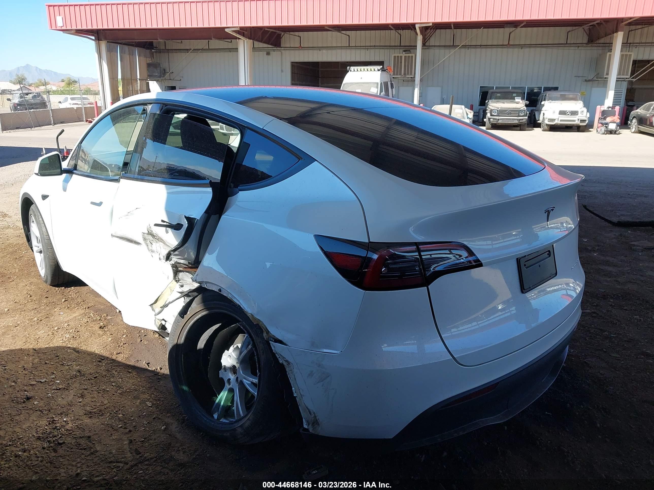 TESLA MODEL image 3