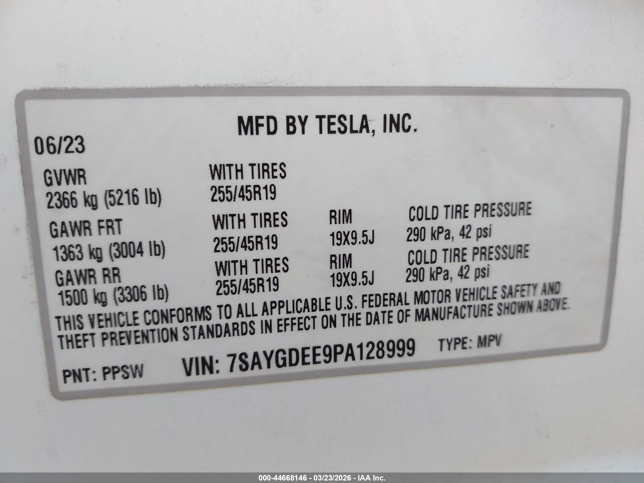 TESLA MODEL image 9