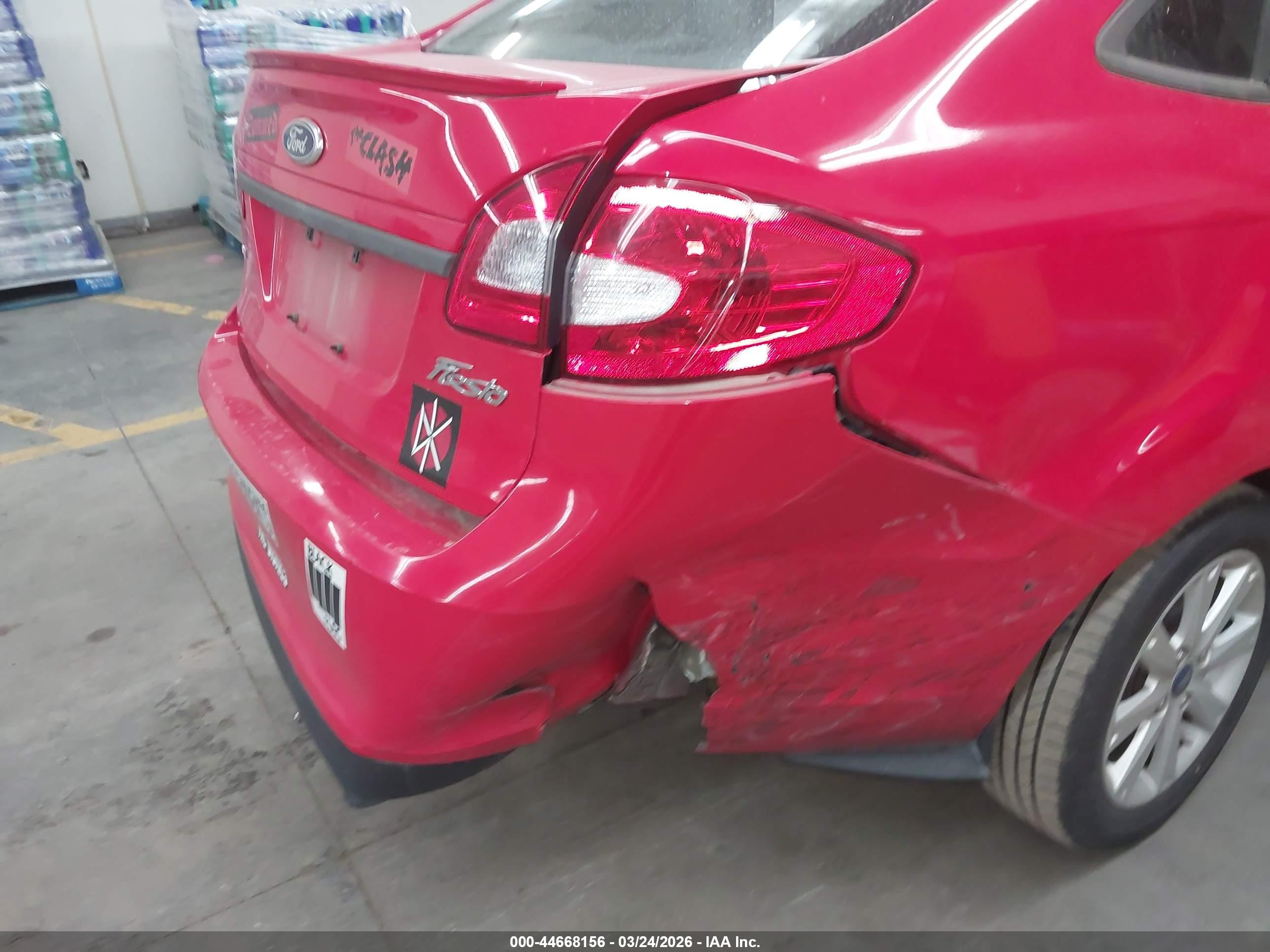 FORD FIESTA image 6