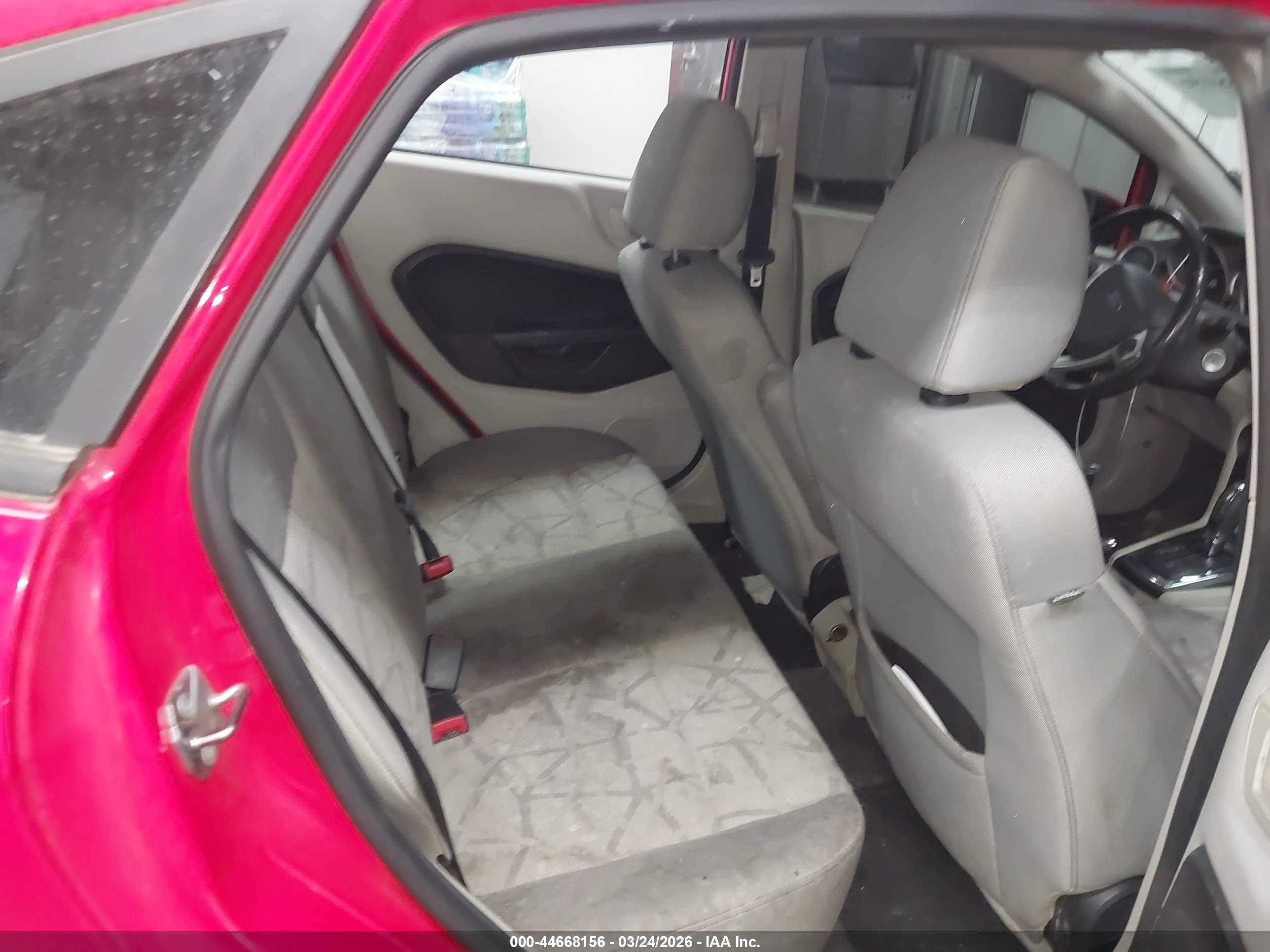 FORD FIESTA image 8