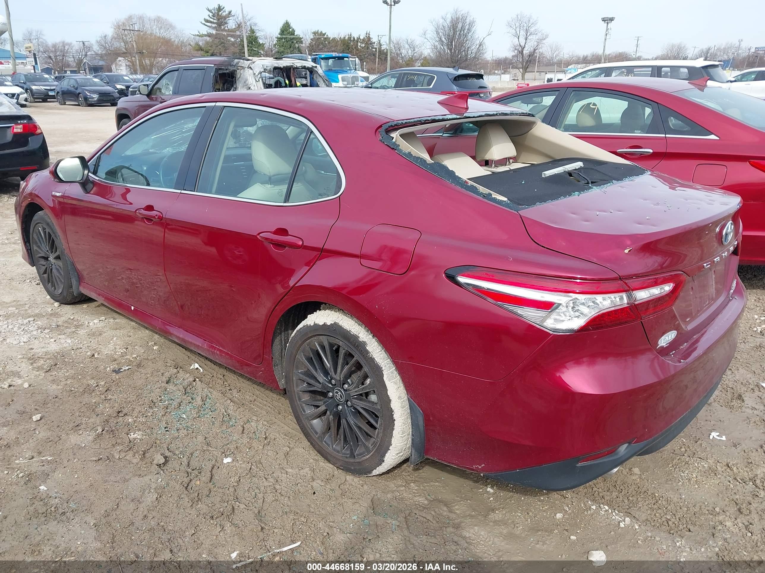 TOYOTA CAMRY image 3