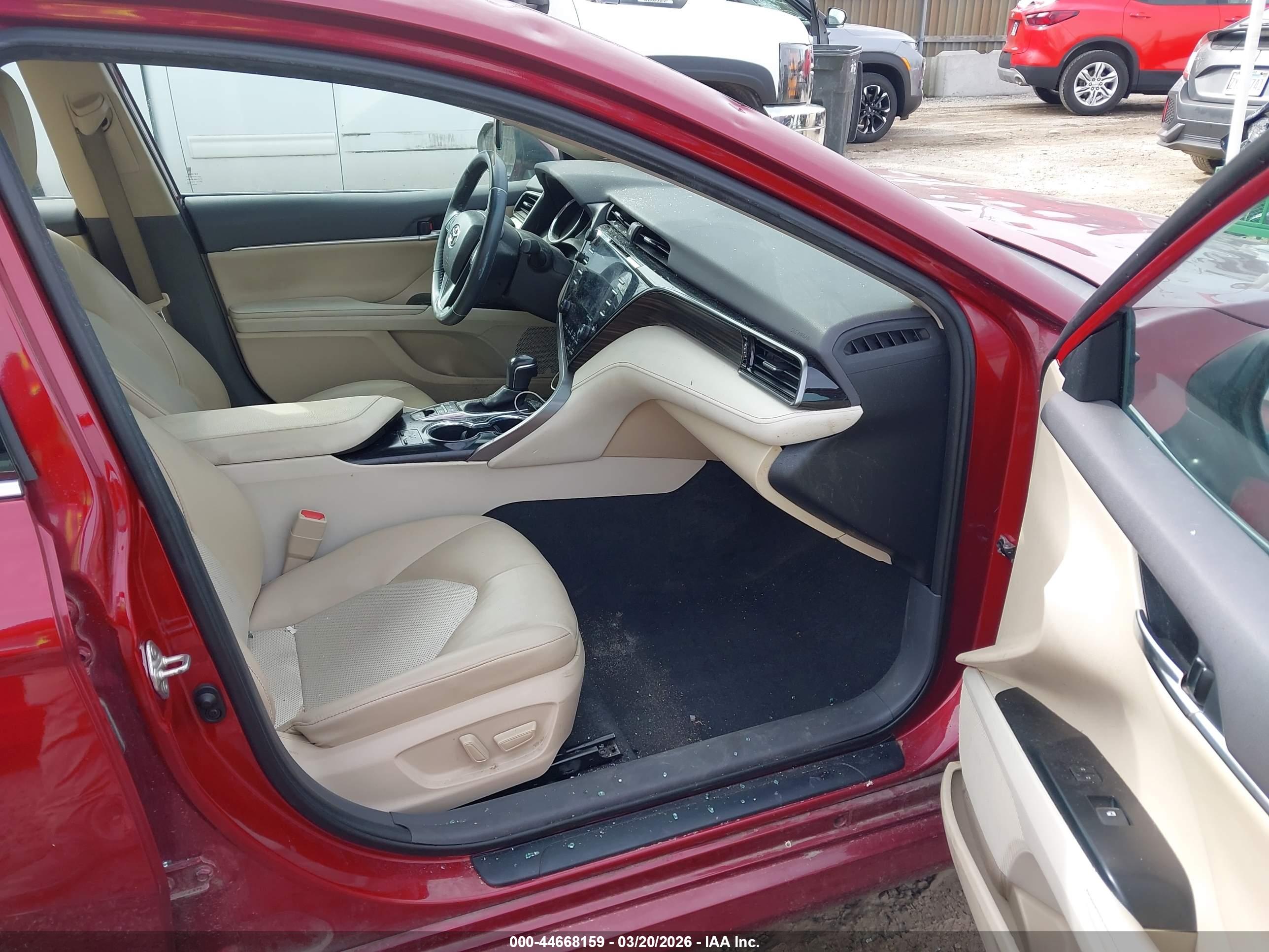 TOYOTA CAMRY image 5