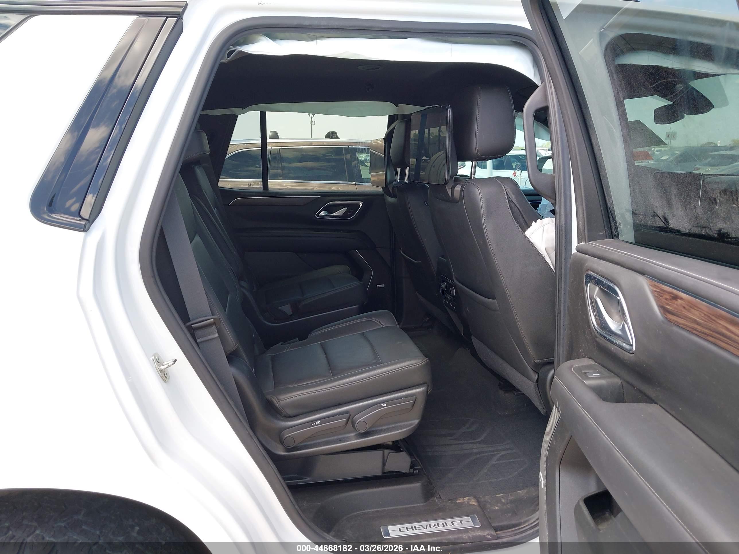 CHEVROLET TAHOE image 8