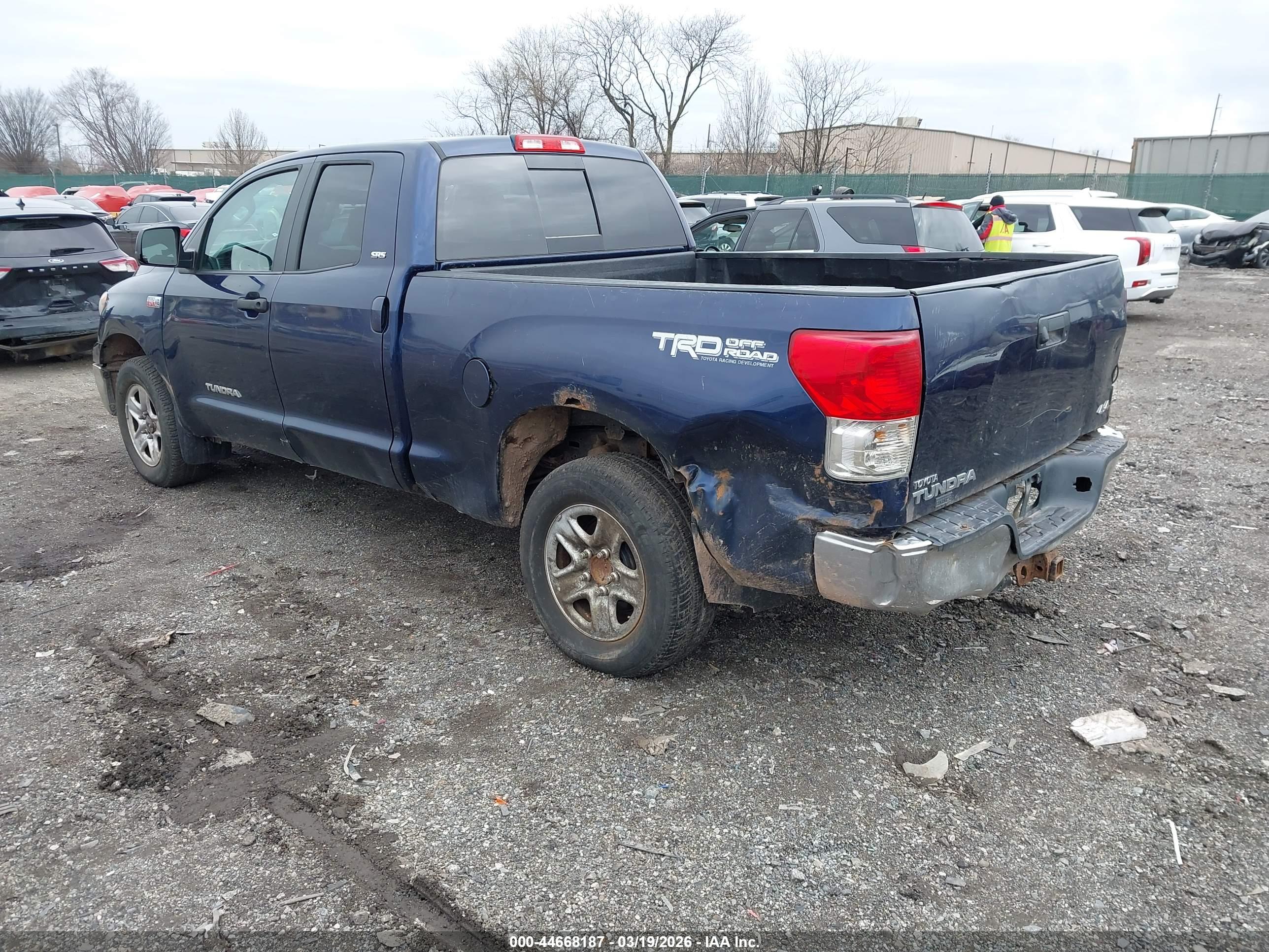TOYOTA TUNDRA image 3