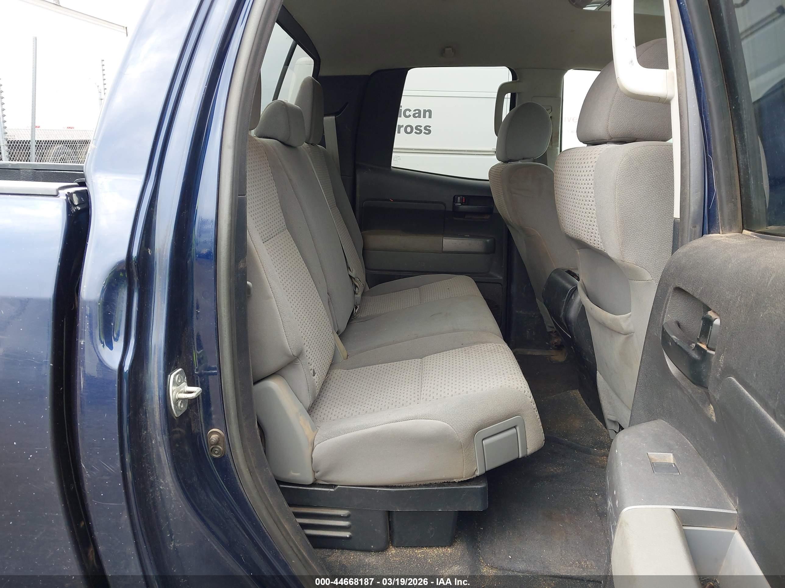 TOYOTA TUNDRA image 8