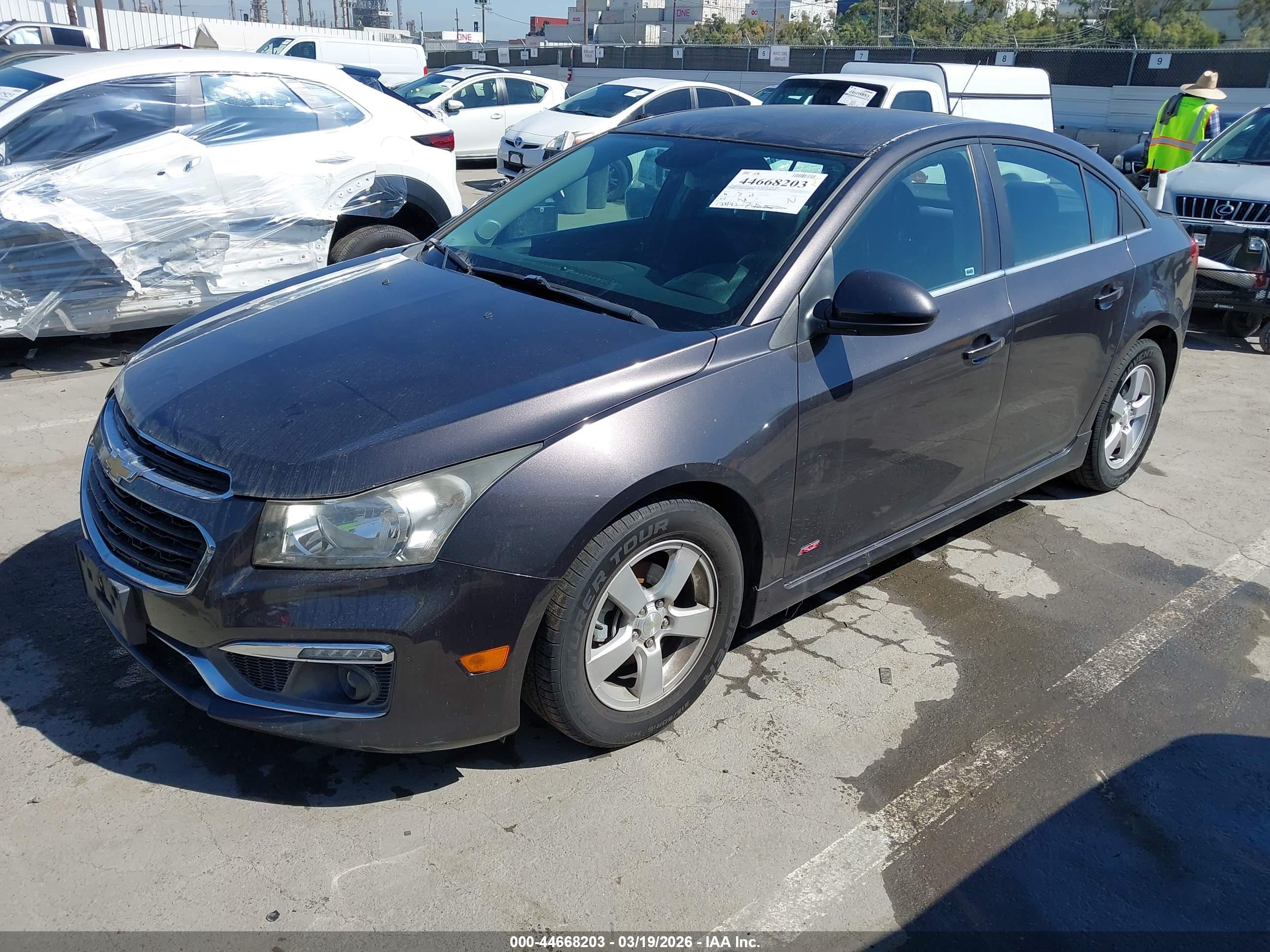 CHEVROLET CRUZE image 2