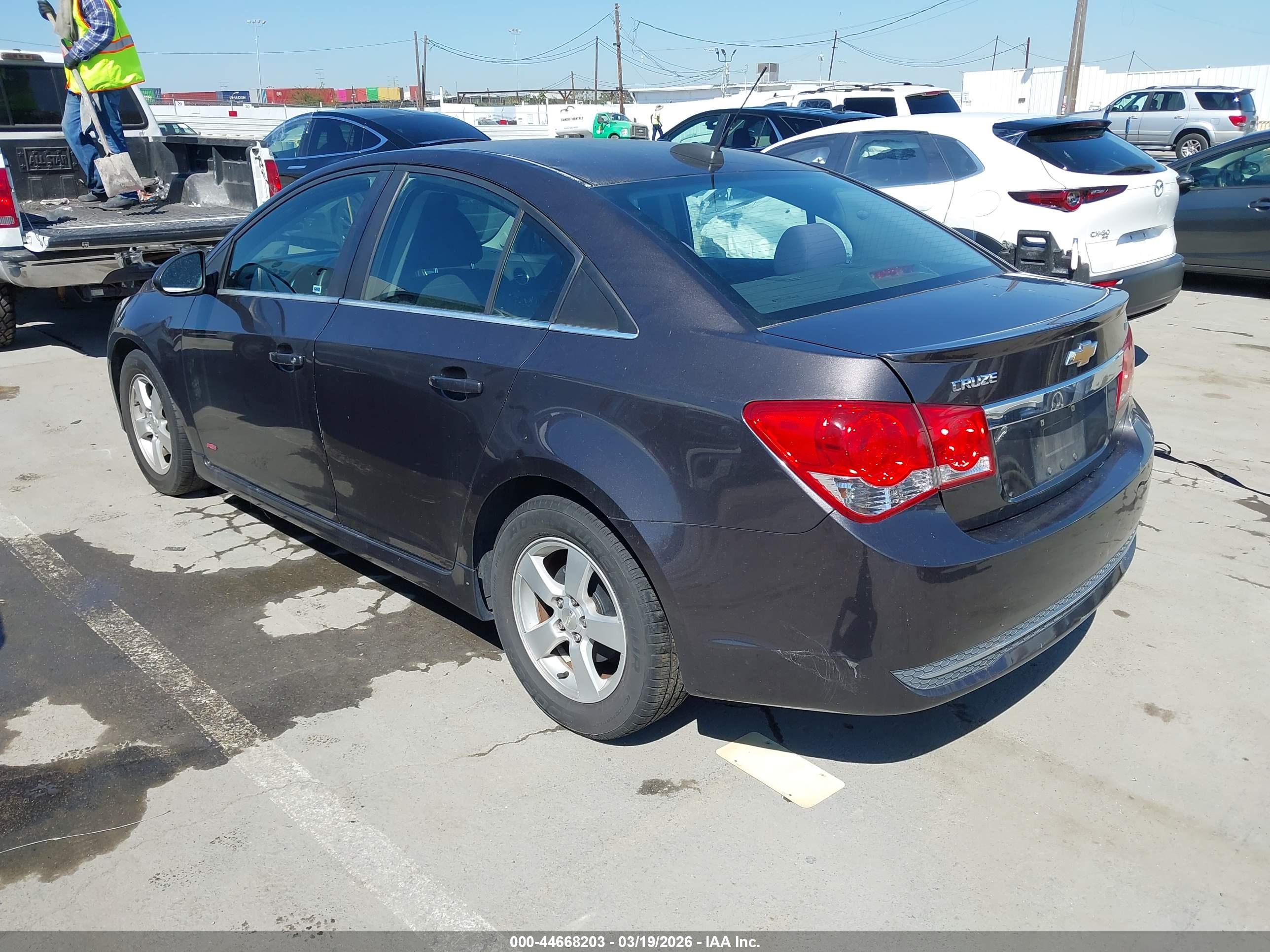 CHEVROLET CRUZE image 3