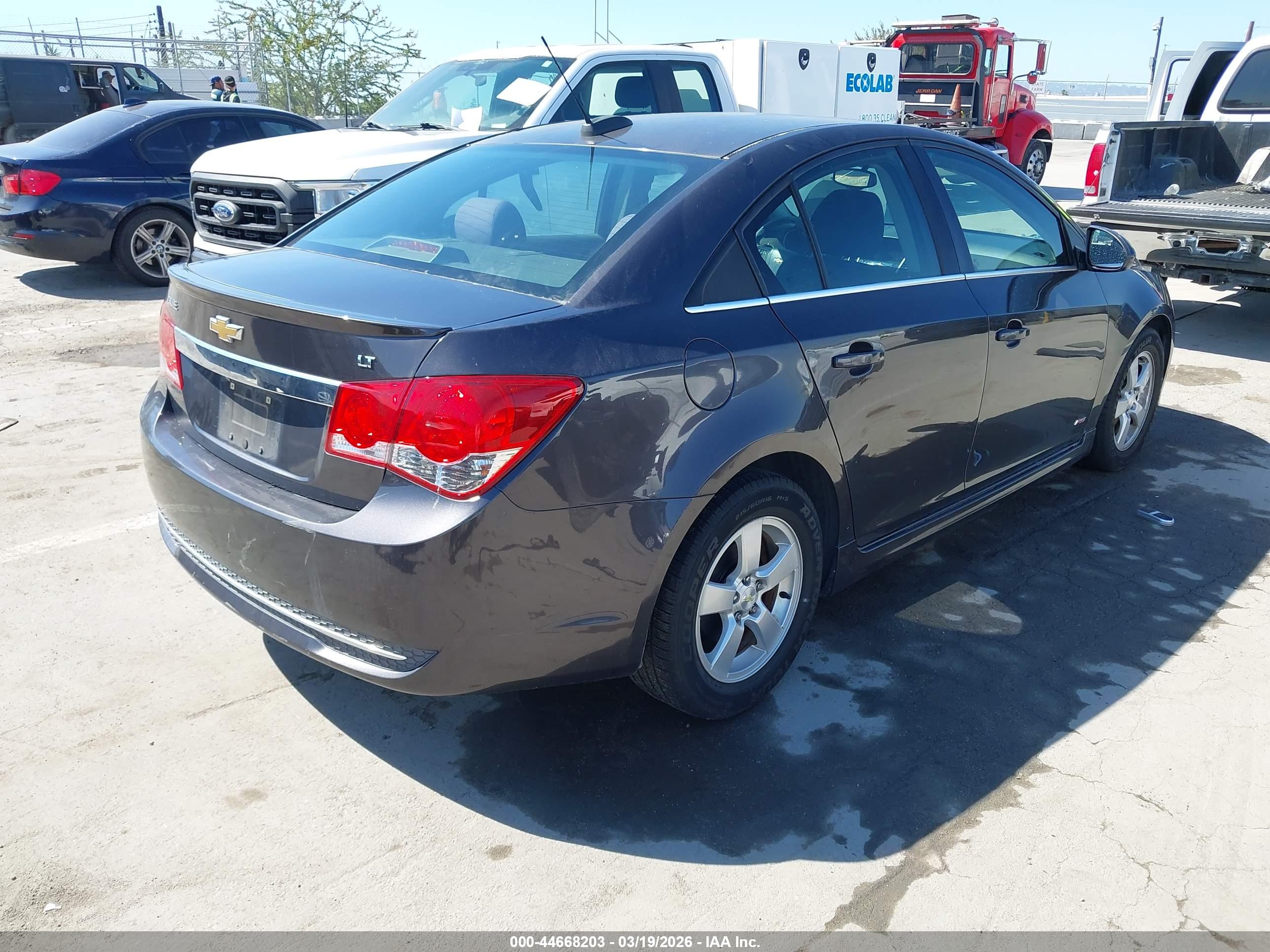 CHEVROLET CRUZE image 4