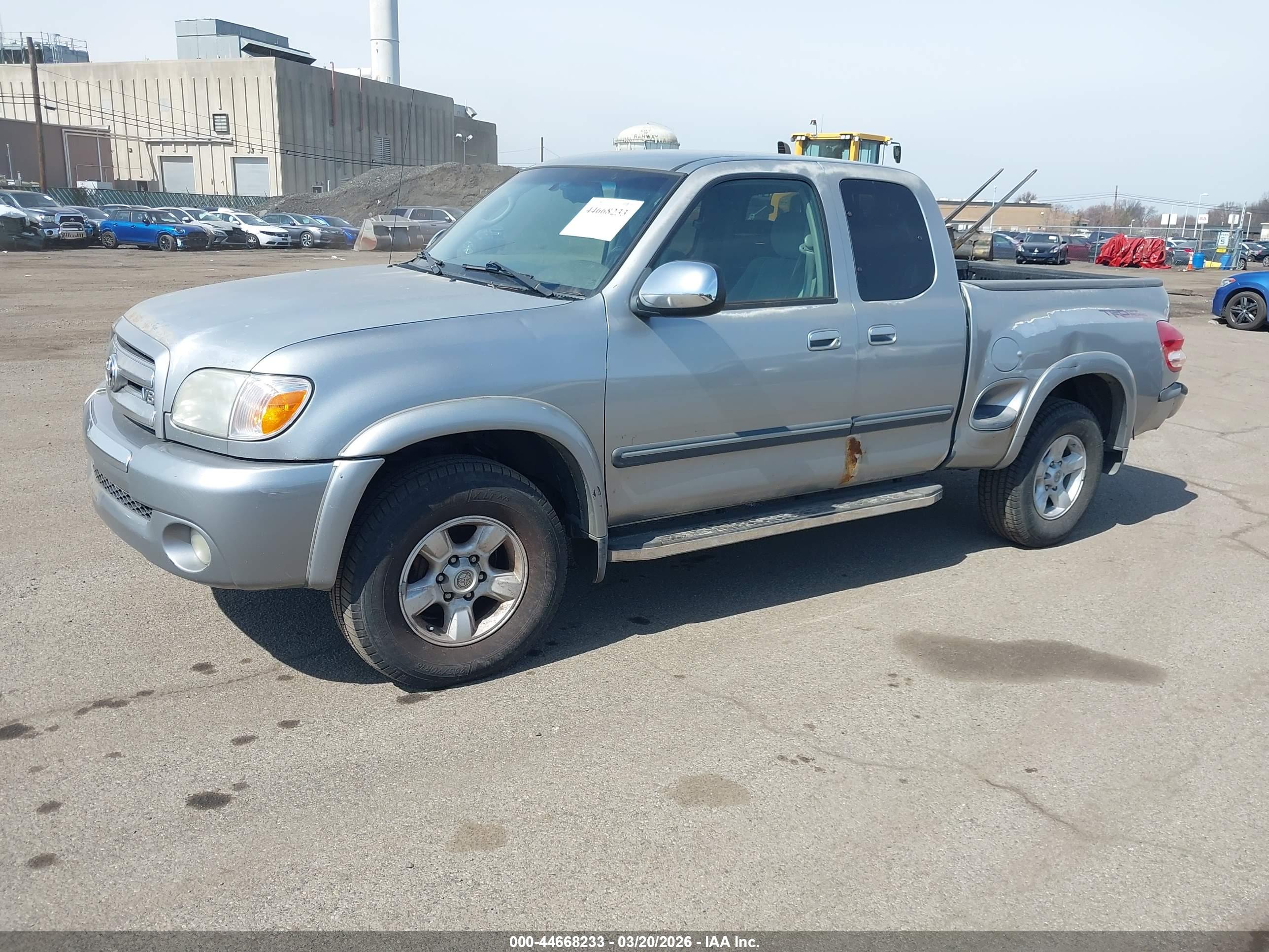 TOYOTA TUNDRA image 2
