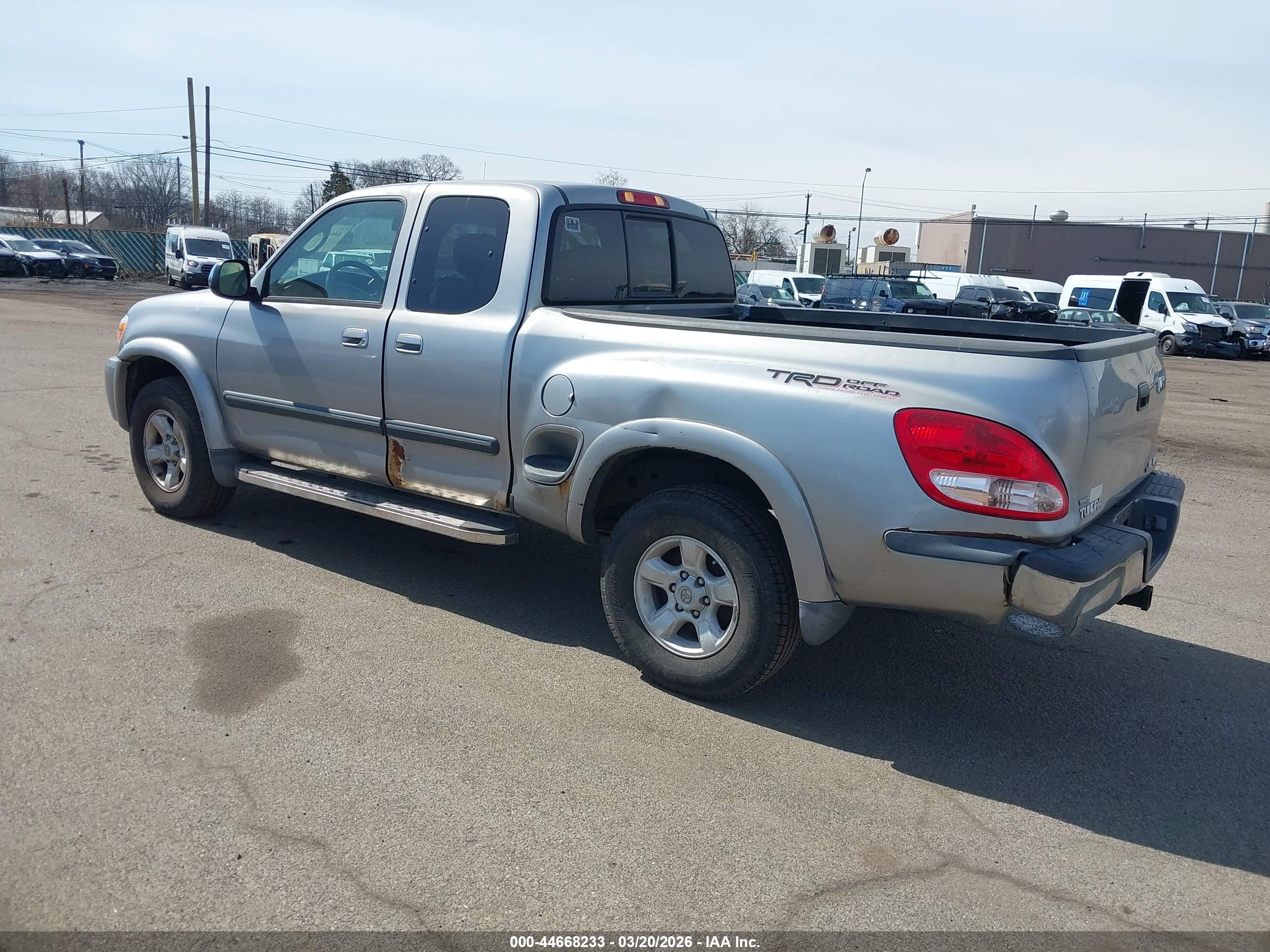 TOYOTA TUNDRA image 3