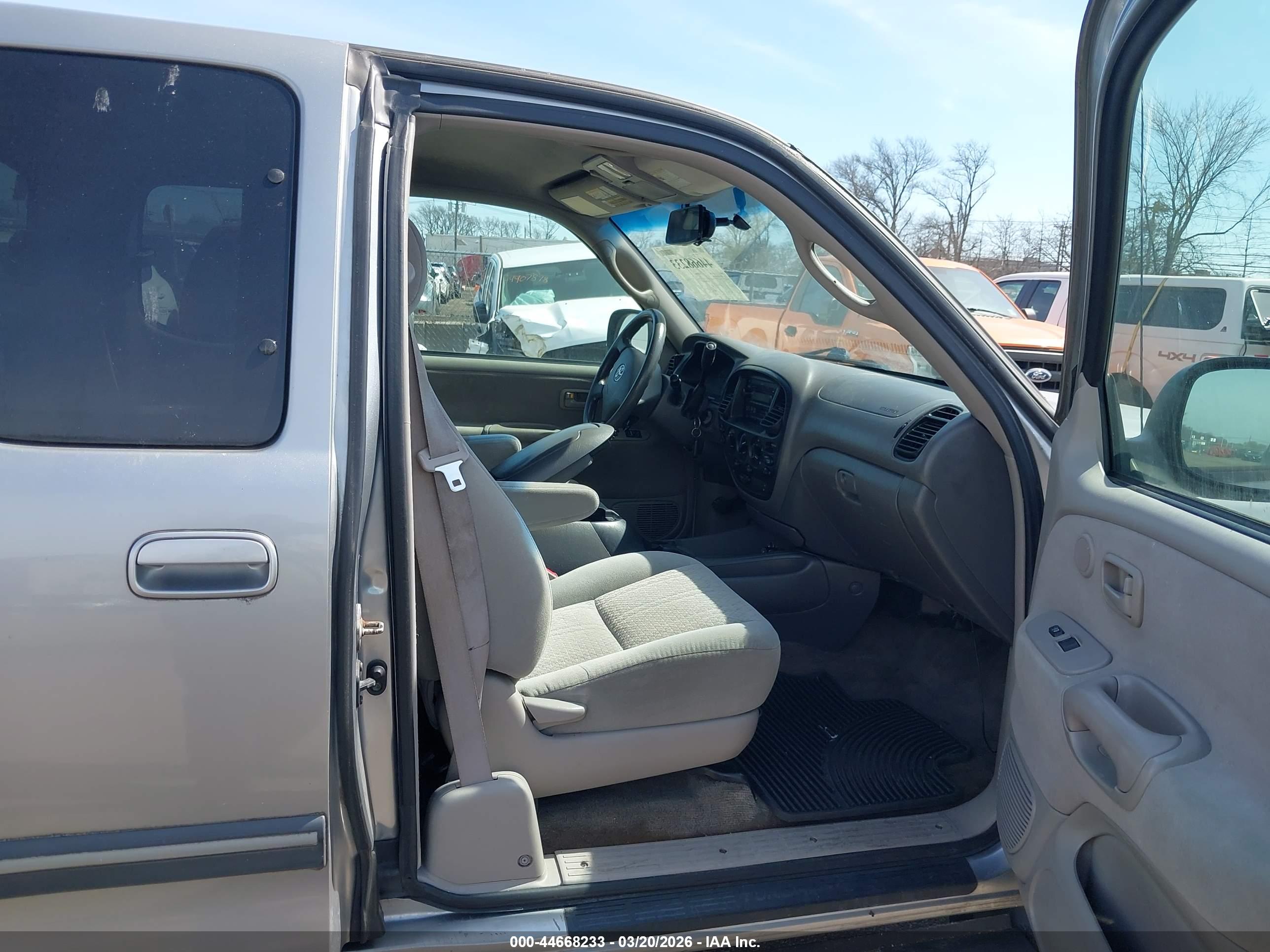 TOYOTA TUNDRA image 5