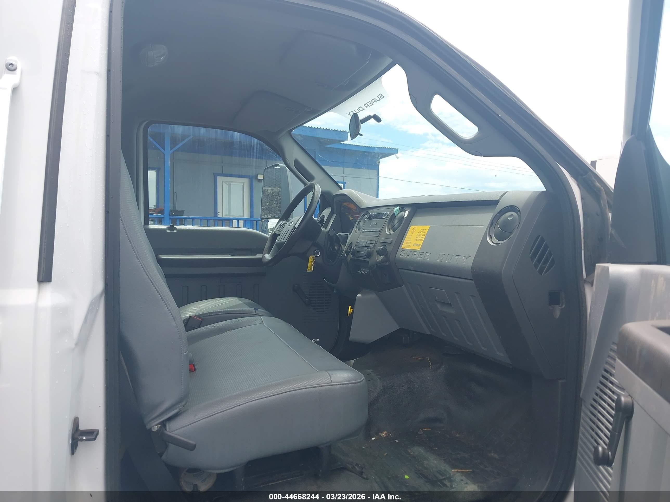 FORD F-750 image 5