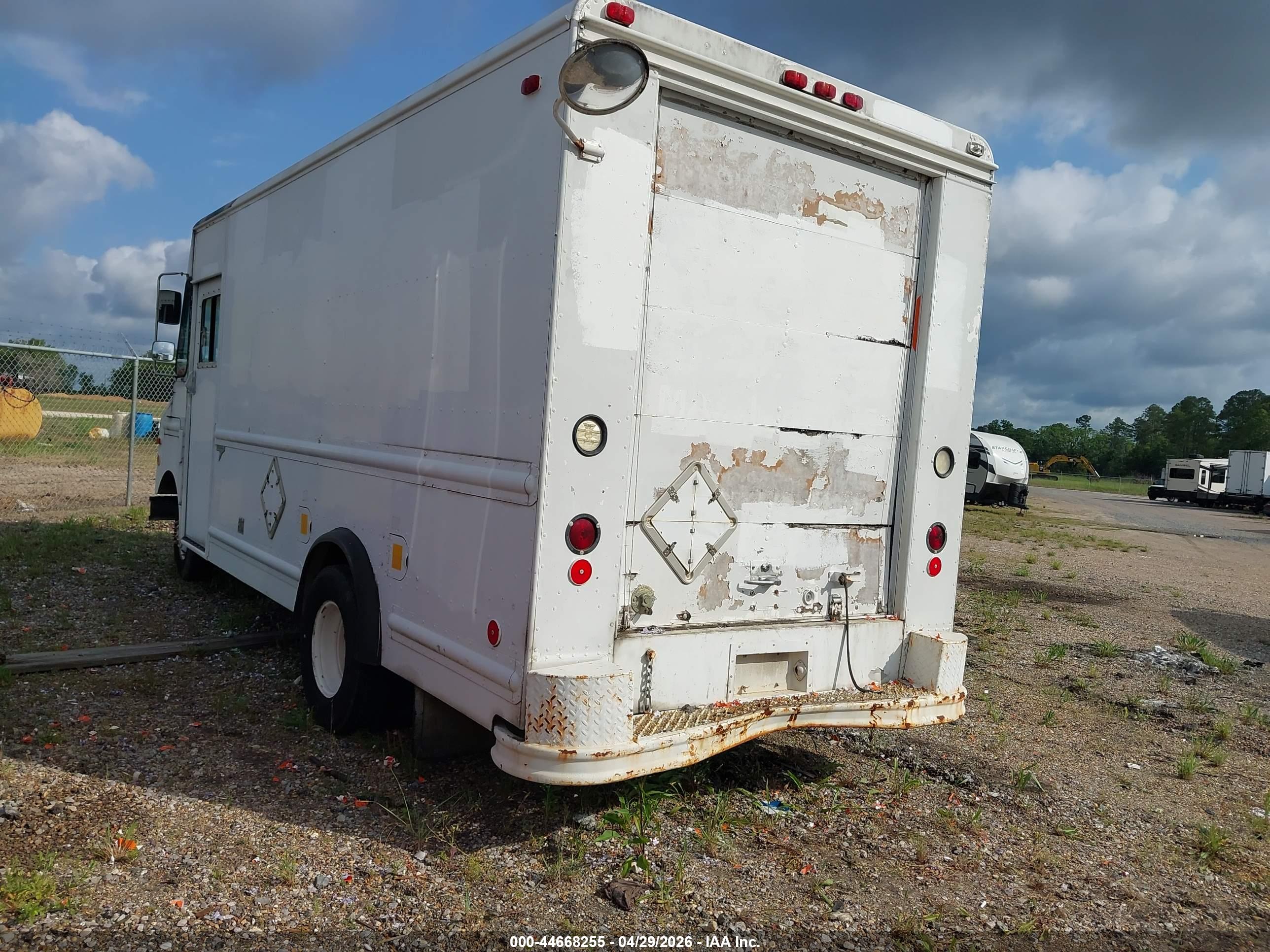 FORD ECONOLINE image 3