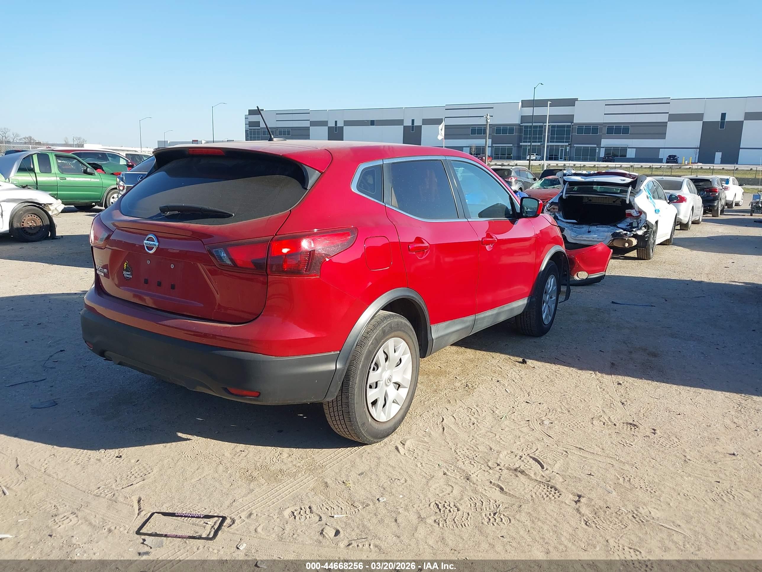 NISSAN ROGUE image 4