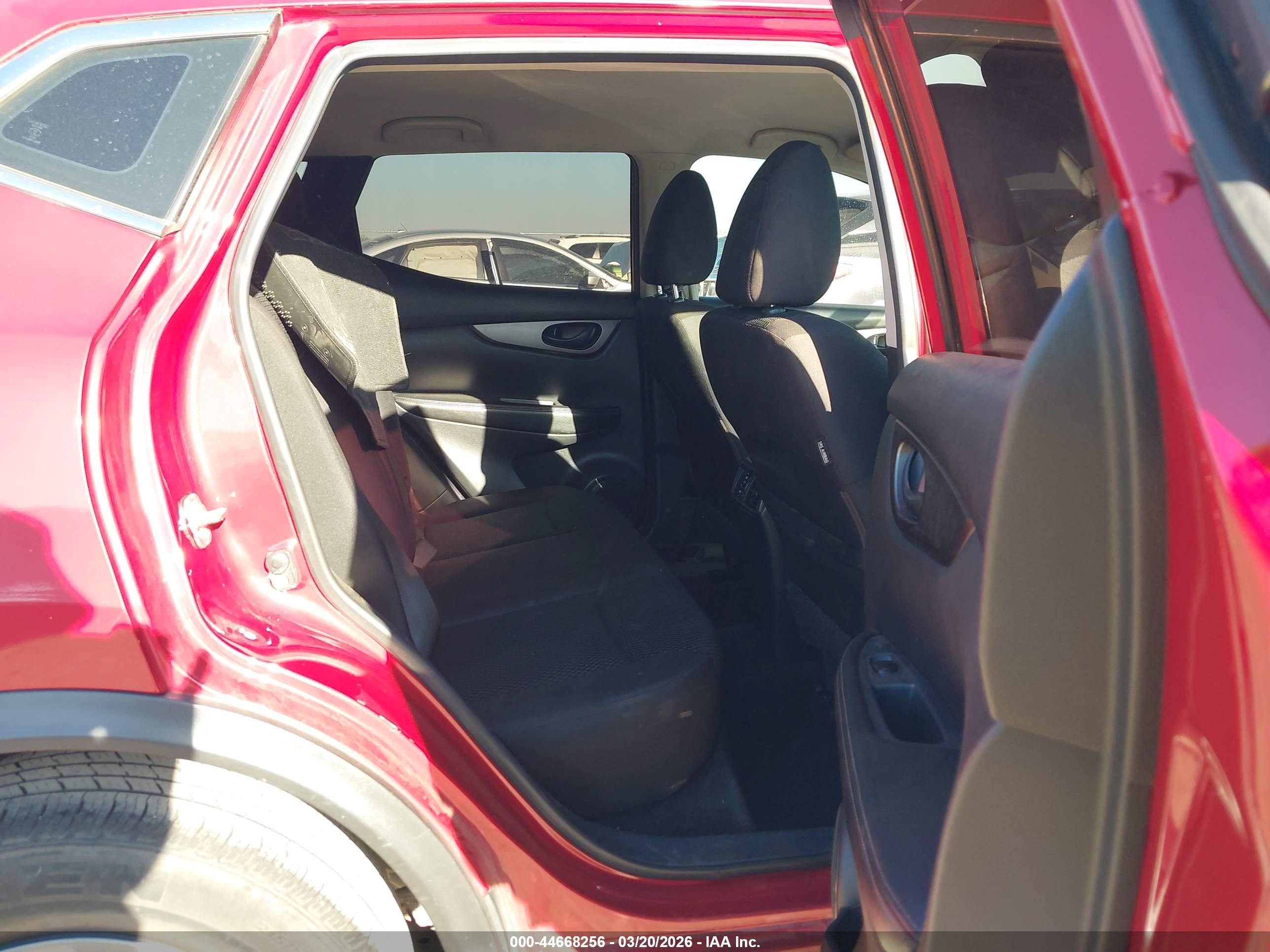 NISSAN ROGUE image 8