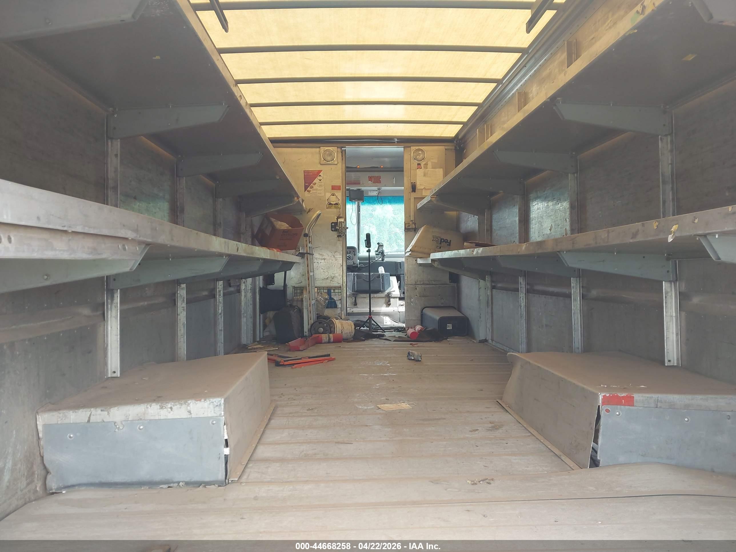 FREIGHTLINER CHASSIS image 8