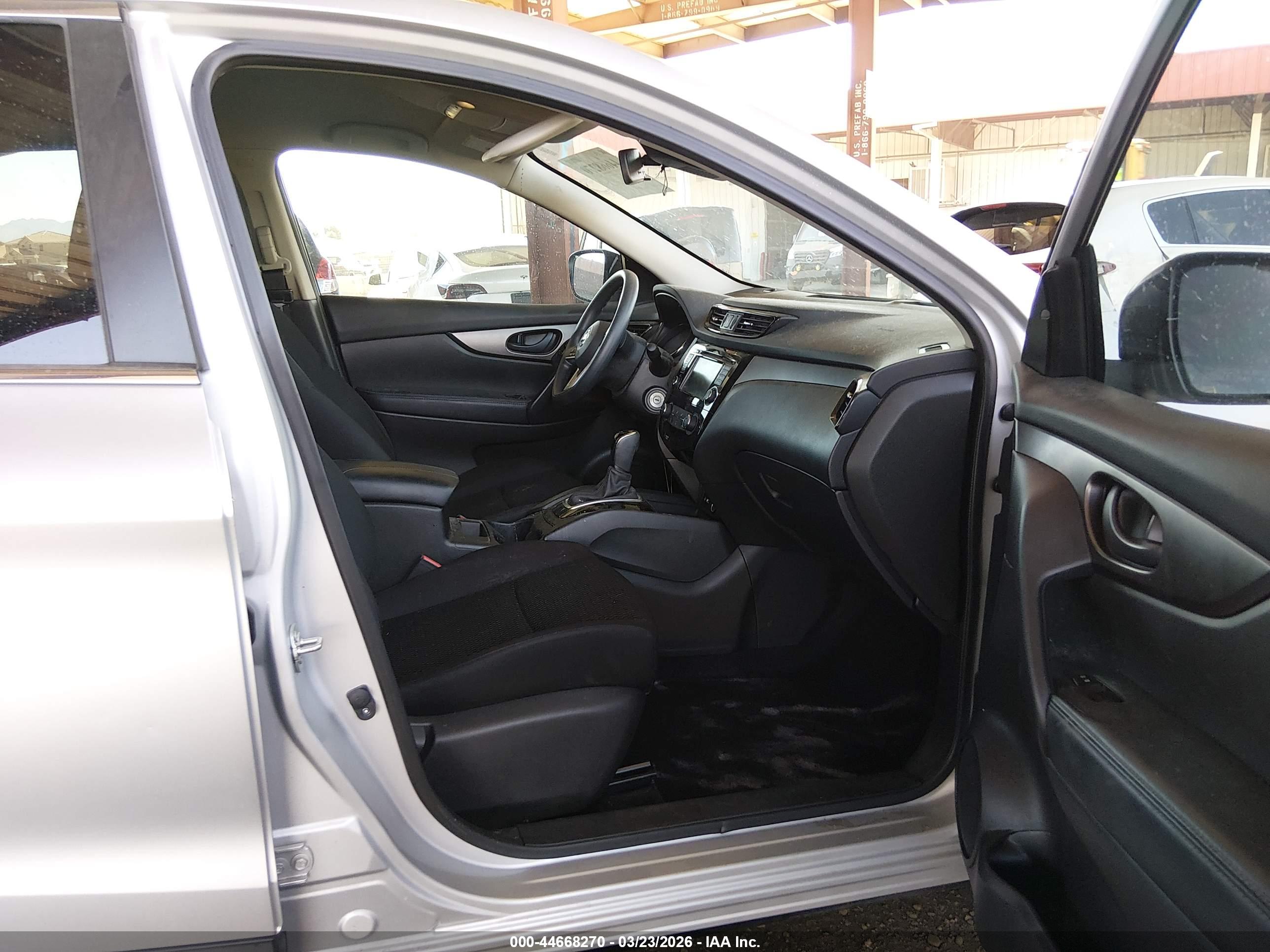 NISSAN ROGUE image 5