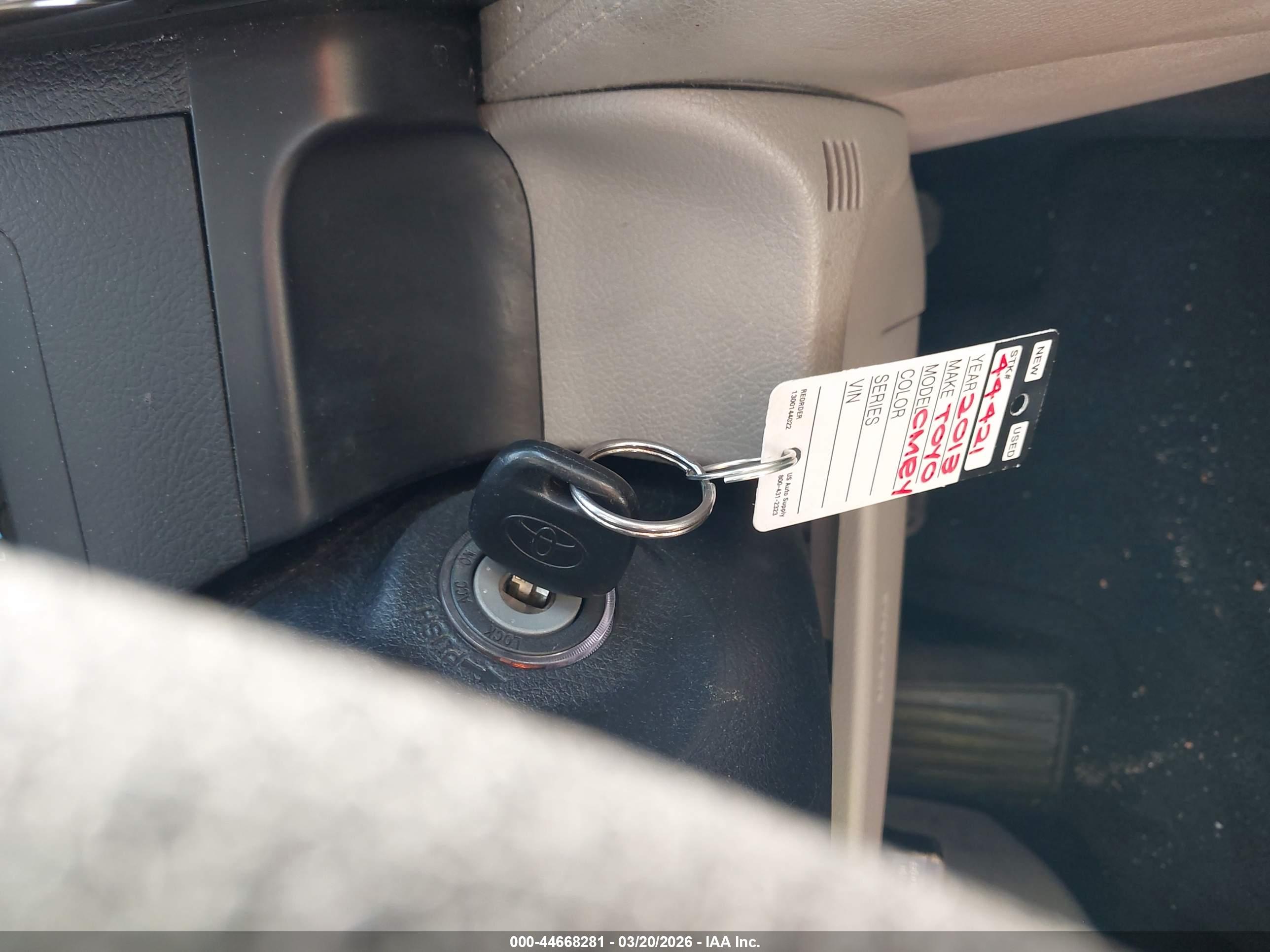 TOYOTA CAMRY image 11