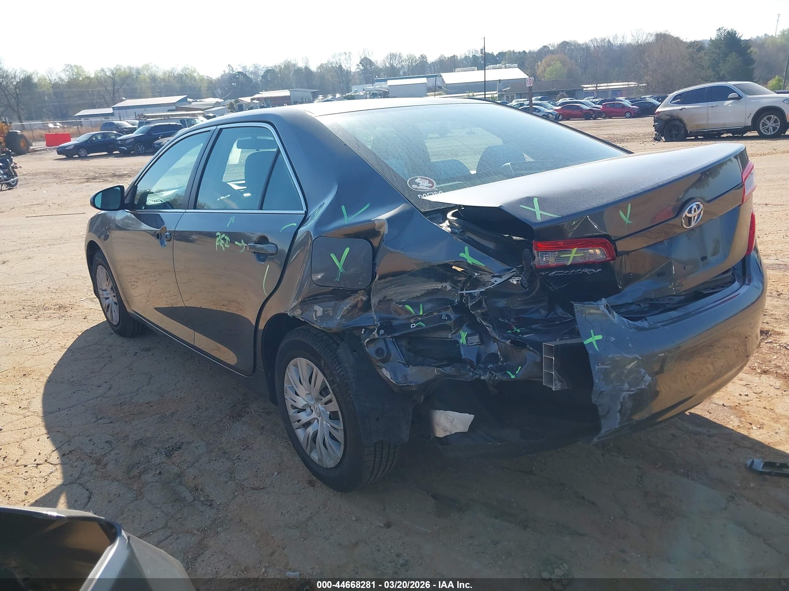 TOYOTA CAMRY image 3