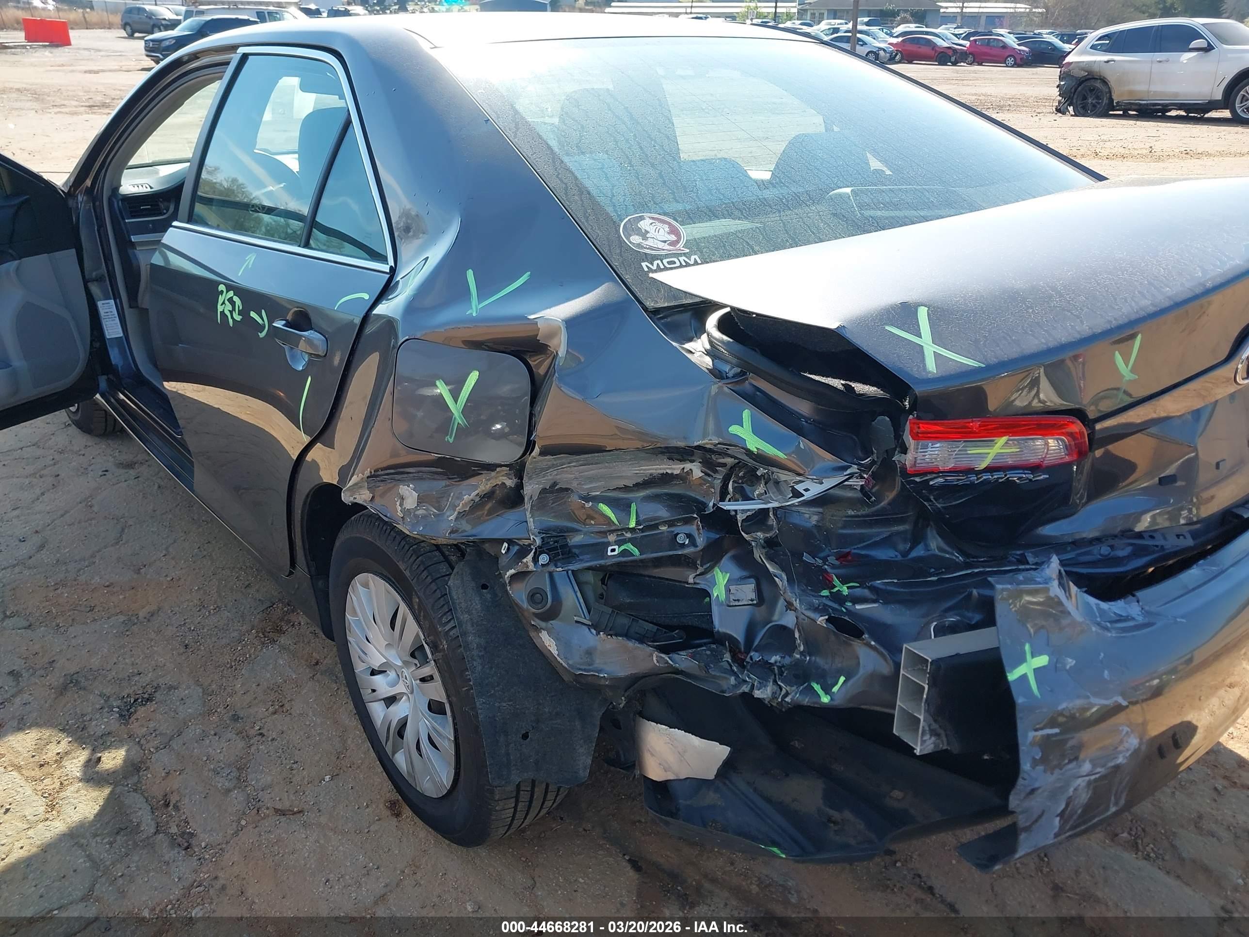 TOYOTA CAMRY image 6